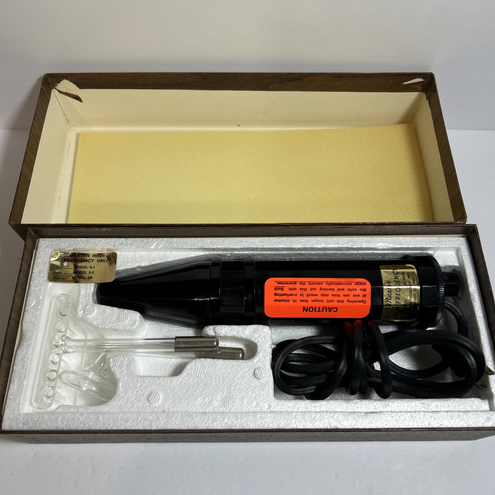 Vintage Master High Frequency Machine, Model 9-1 w/Electrodes Great Condition F9 Vintage Master High Frequency Machine, Model 9-1 w/Electrodes Great Condition F9