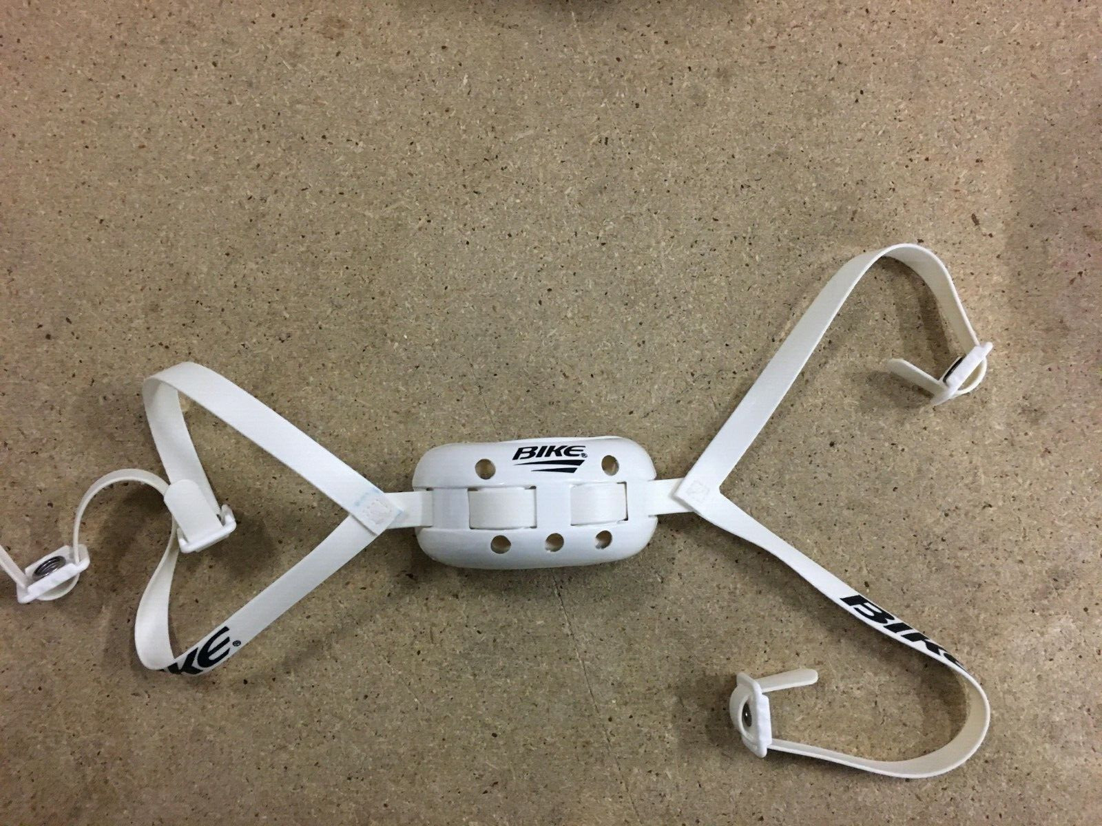 NEW Bike football hard cup chinstrap 4 pt BACS50 WHITE NEW Bike football hard cup chinstrap 4 pt BACS50 WHITE