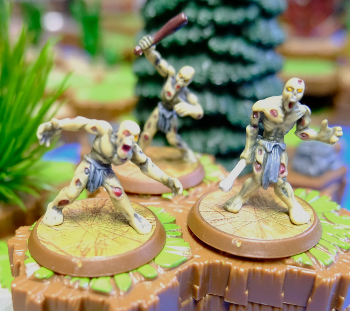 Heroscape : Zombies of Morindan (3 Figures & 1 Battle Card) VG Heroscape : Zombies of Morindan (3 Figures & 1 Battle Card) VG