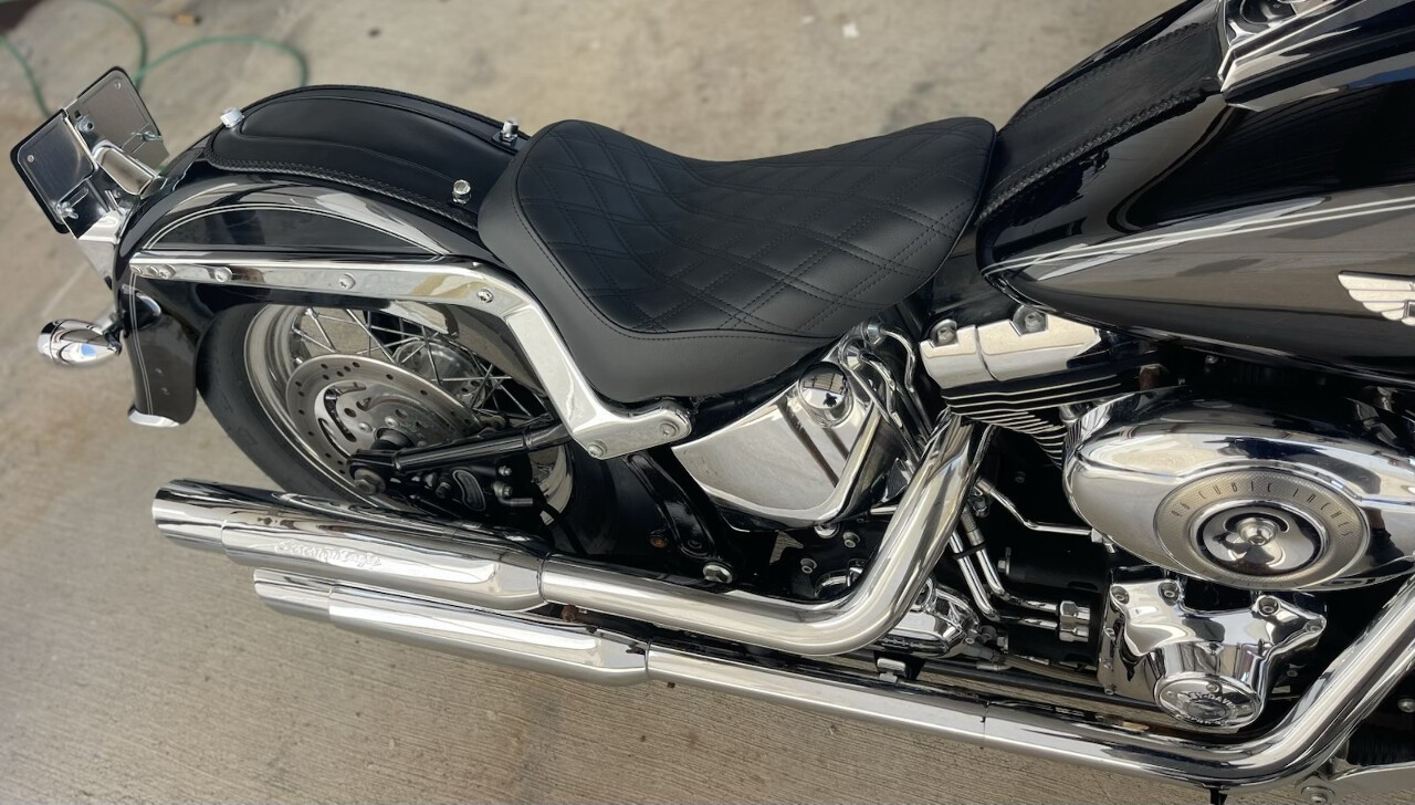 Saddlemen Renegade Lattice Solo Seat 2006-2017 Harley Softail Heritage Deluxe Saddlemen Renegade Lattice Solo Seat 2006-2017 Harley Softail Heritage Deluxe