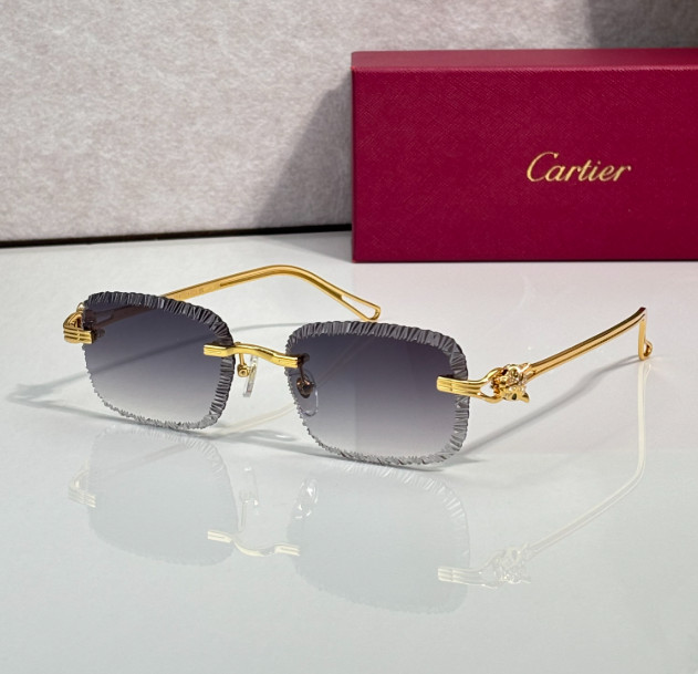 Cartier Décor Panthère Rare Collection Diamond Cut Grey/Purple Lens Gold Temples Cartier Décor Panthère Rare Collection Diamond Cut Grey/Purple Lens Gold Temples