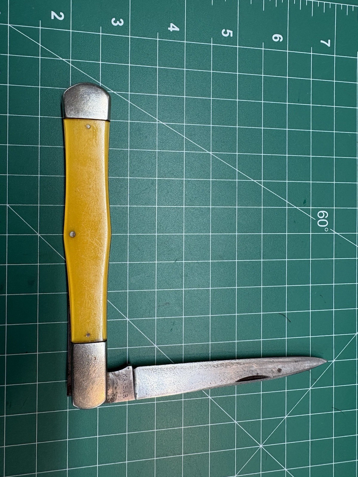 Vintage, Olcut Union Cut Co. (KABAR, Ka-Bar) Large Coke Bottle Pocket Knife, USA