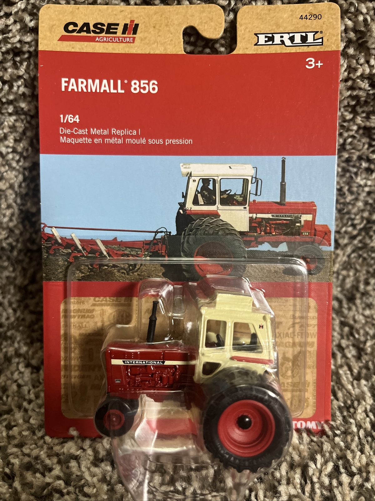 2022 Ertl 1/64 Farmall 856 With Cab & Duals NEW 2022 Ertl 1/64 Farmall 856 With Cab & Duals NEW