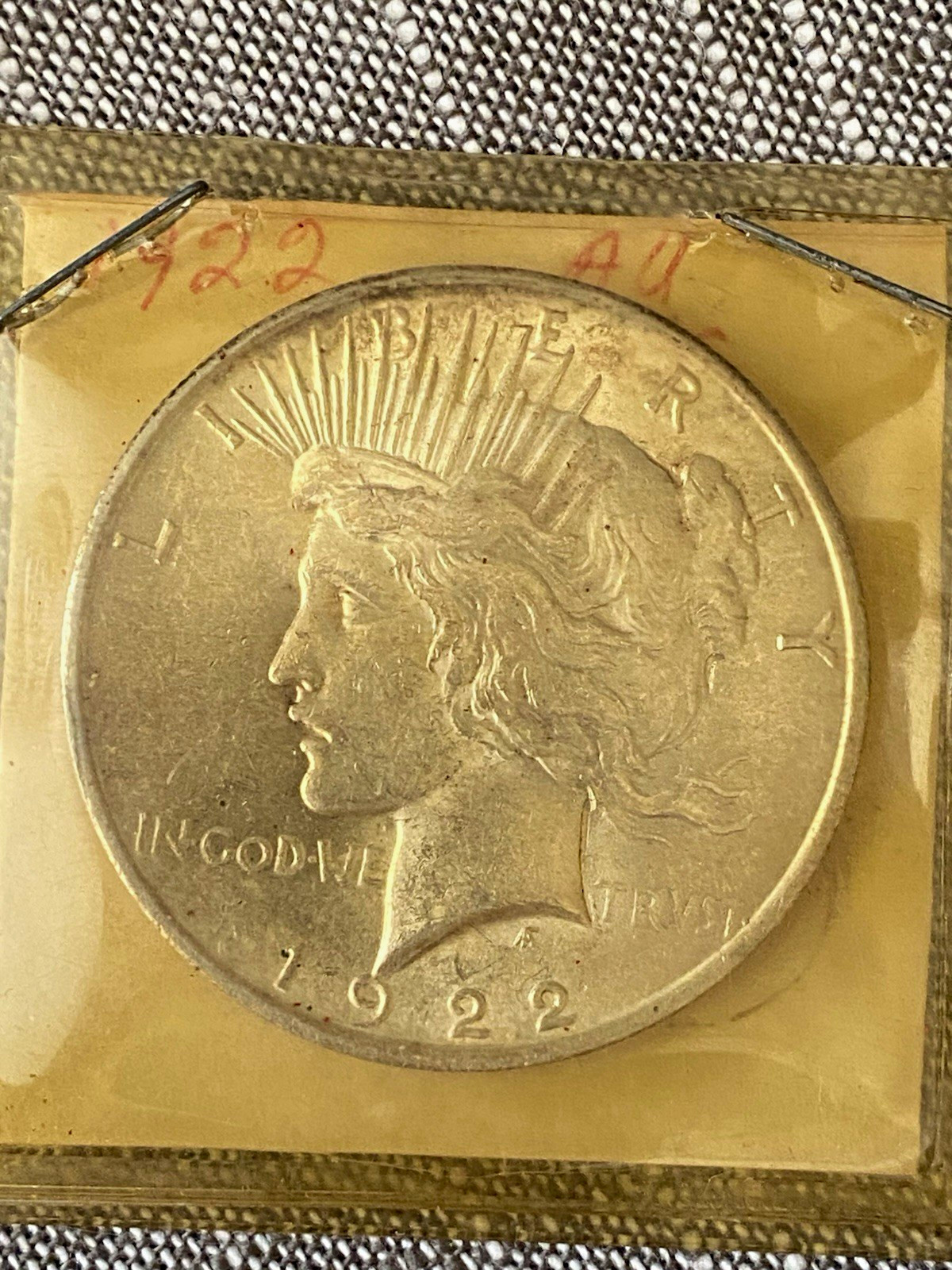 1922 Peace Silver Dollar $1 Business Strike Philadelphia 90% Silver AU/UNC 1922 Peace Silver Dollar $1 Business Strike Philadelphia 90% Silver AU/UNC