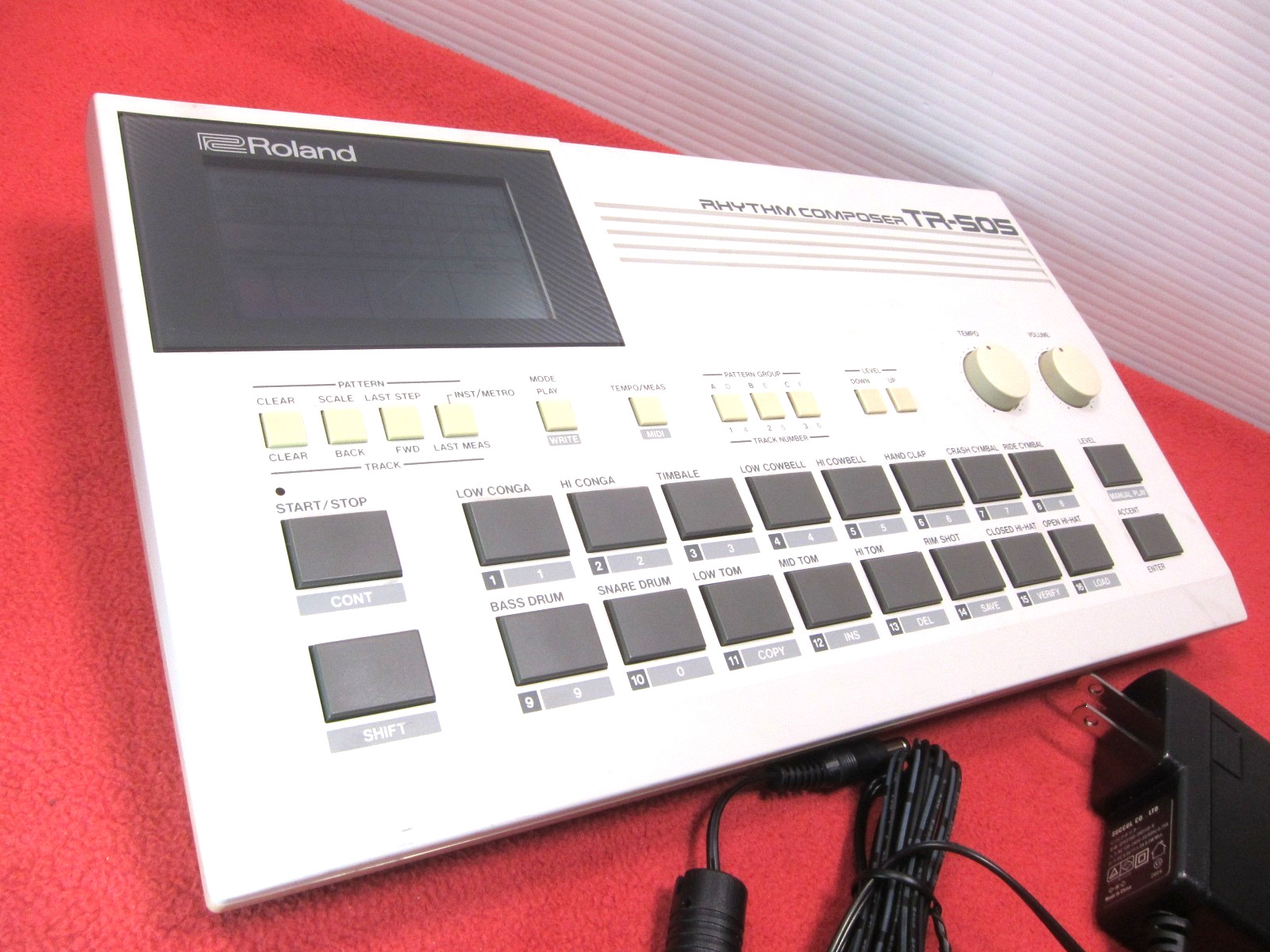 Roland Vintage Rhythm Drum Machine TR-505 / Very Good Tested w/ power supply