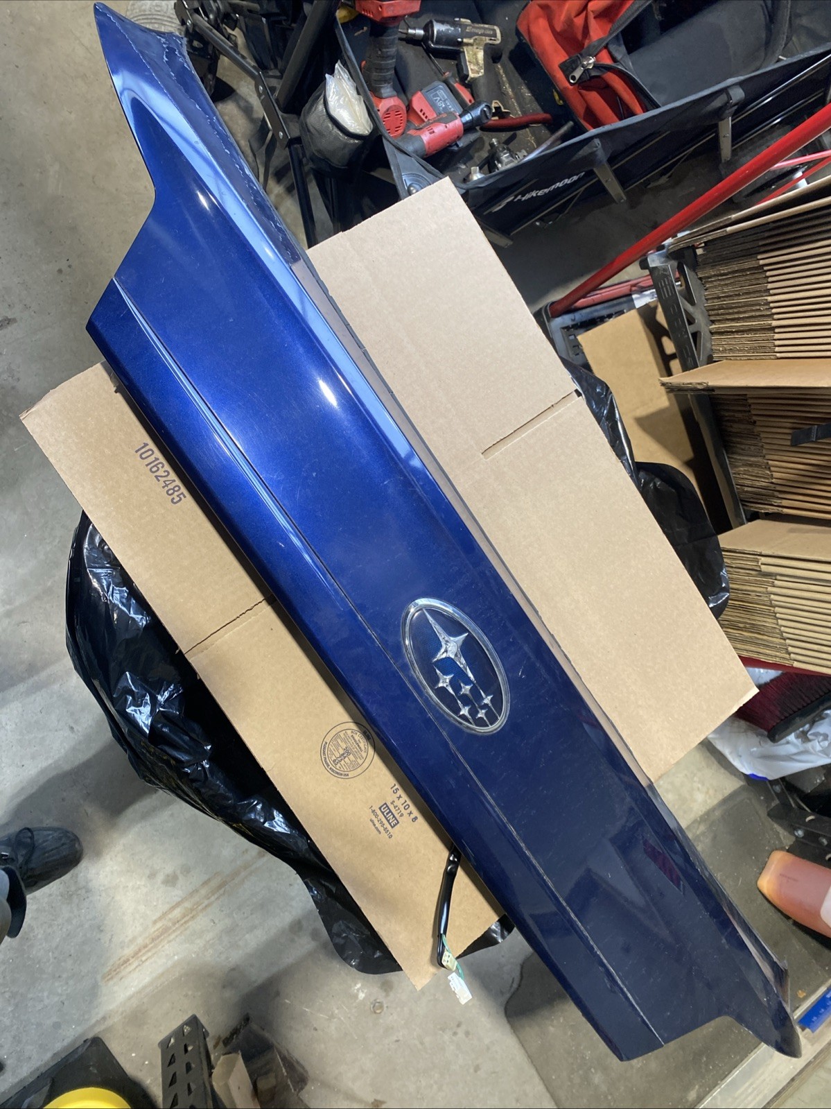 2010 2011 2012 Subaru Outback Lift Gate Trunk Liftgate Trim Oem E6F 2010 2011 2012 Subaru Outback Lift Gate Trunk Liftgate Trim Oem E6F