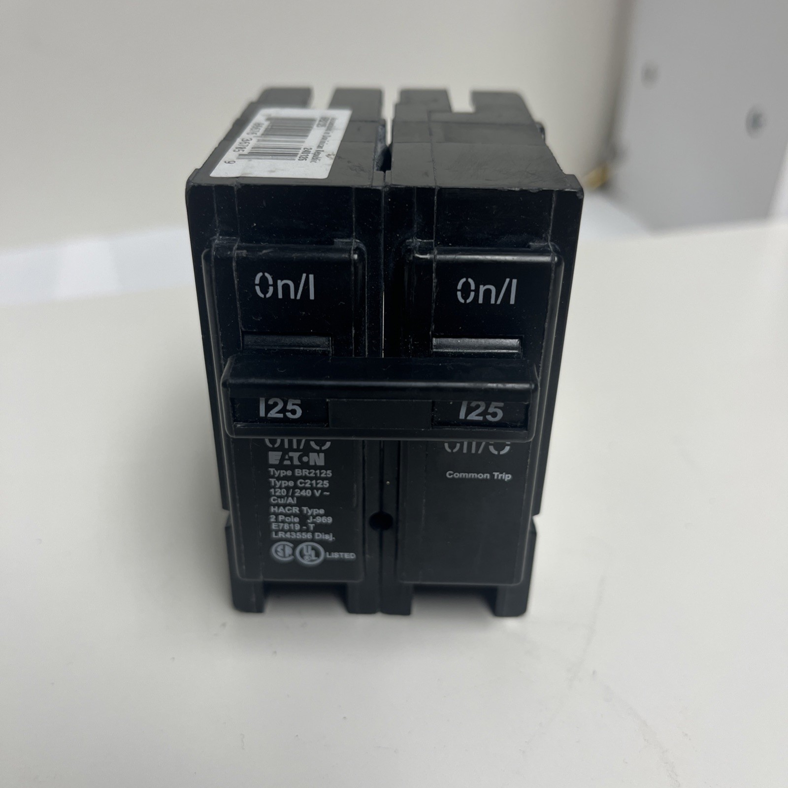 Cutler Hammer Eaton BR2125 125 Amp 2 Pole Circuit Breaker Type BR 120/240V Cutler Hammer Eaton BR2125 125 Amp 2 Pole Circuit Breaker Type BR 120/240V