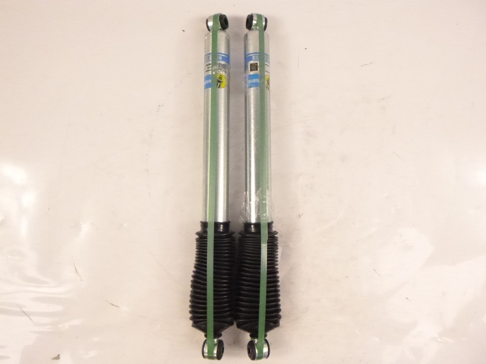 PAIR Genuine Biltstein 24-062466 Rear Shock Absorbers for 1999-2016 Ford F-250 PAIR Genuine Biltstein 24-062466 Rear Shock Absorbers for 1999-2016 Ford F-250