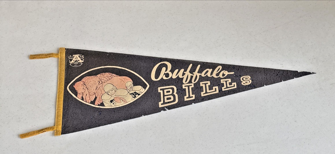 VINTAGE BUFFALO BILLS 1960 AFL FOOTBALL FULL-SIZE PENNANT - 33\ VINTAGE BUFFALO BILLS 1960 AFL FOOTBALL FULL-SIZE PENNANT - 33\