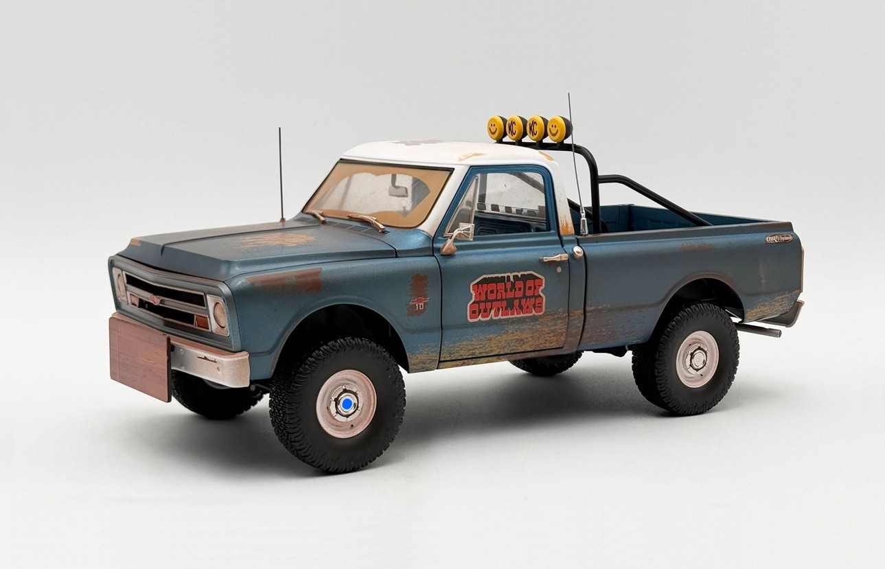 ACME Diecast 1967 Chevrolet K10 – World of Outlaws Push Truck 1:18 Scale Model