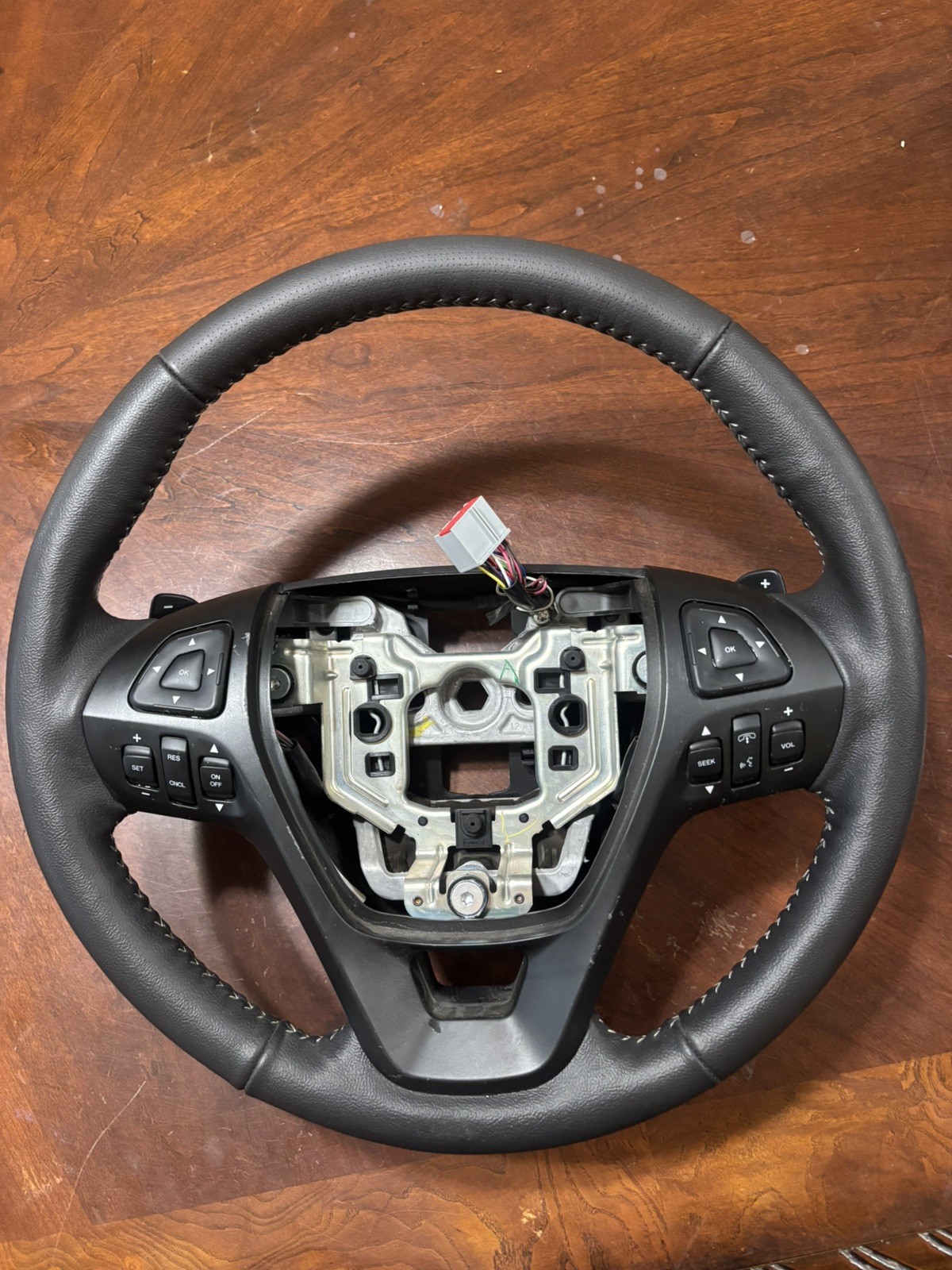 12-19 FORD FLEX LEATHER STEERING WHEEL AUDIO CRUISE CONTROL OEM with back paddle 12-19 FORD FLEX LEATHER STEERING WHEEL AUDIO CRUISE CONTROL OEM with back paddle