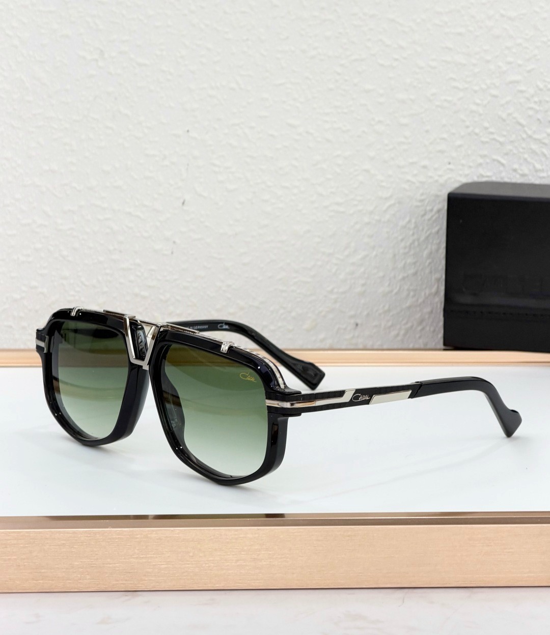 CAZAL MODEL:MOD8049 Sunglasses SIZE:60口14-145 - NEW CAZAL MODEL:MOD8049 Sunglasses SIZE:60口14-145 - NEW