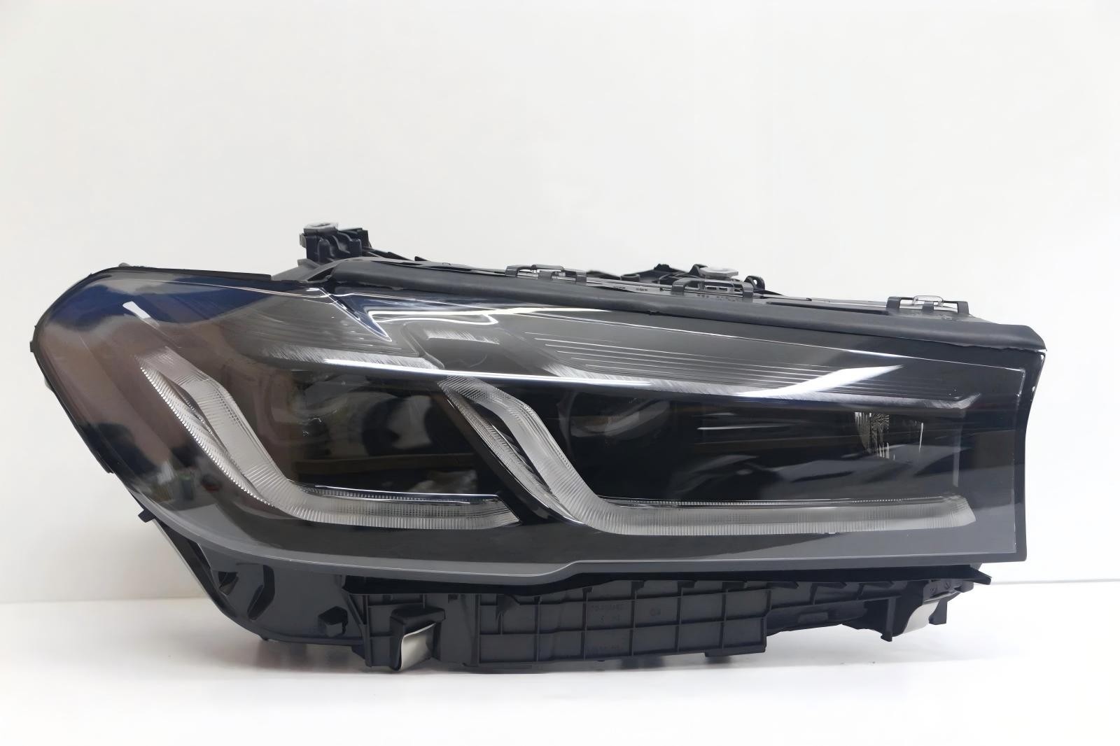 2021-23 BMW 5 SERIES 530I 540I 550IX G30 LED Adaptive Right Black HEADLIGHT OEM 2021-23 BMW 5 SERIES 530I 540I 550IX G30 LED Adaptive Right Black HEADLIGHT OEM