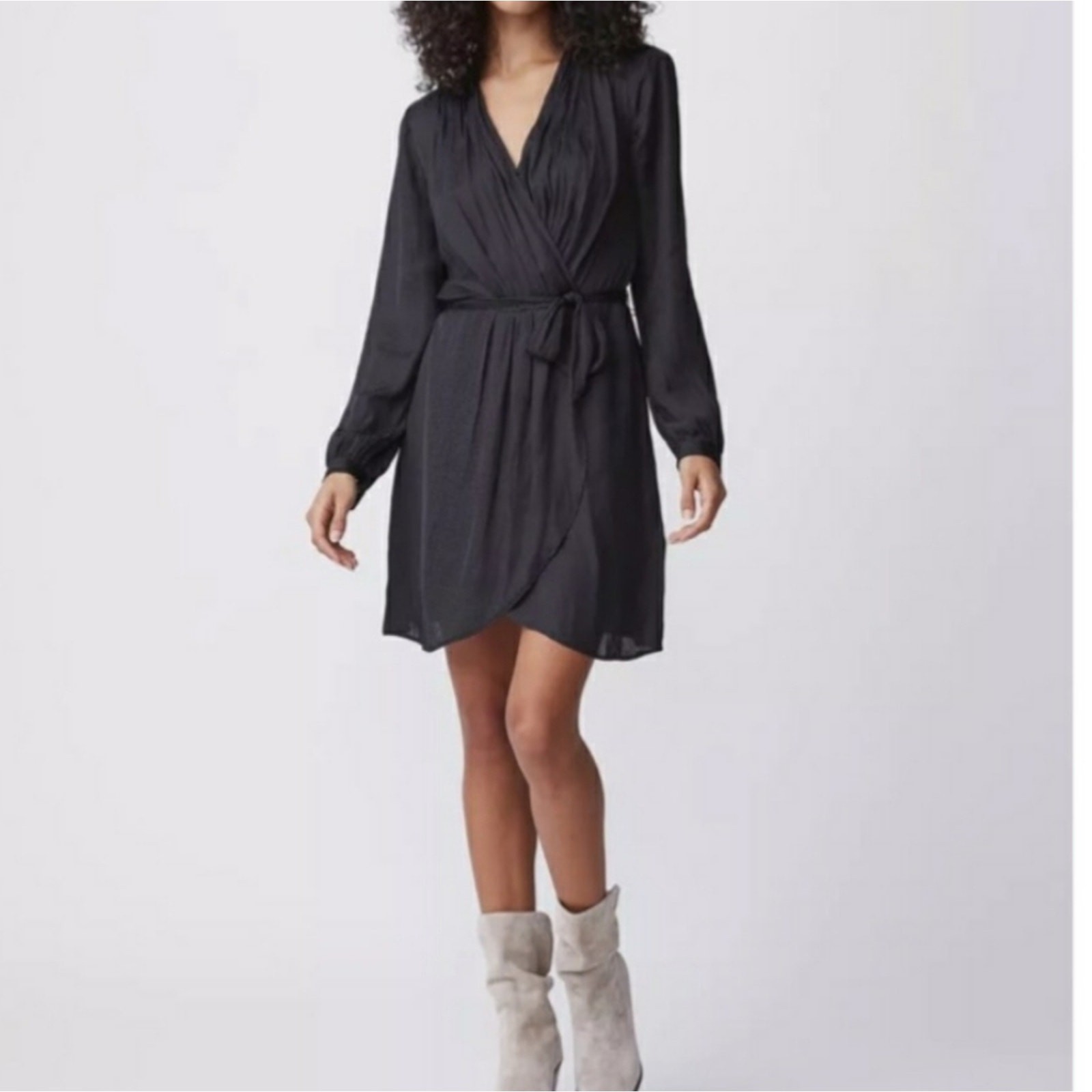NEW PAIGE Sevilla Above The Knee Tie Waist Wrap V Neck Dress in Black NEW PAIGE Sevilla Above The Knee Tie Waist Wrap V Neck Dress in Black