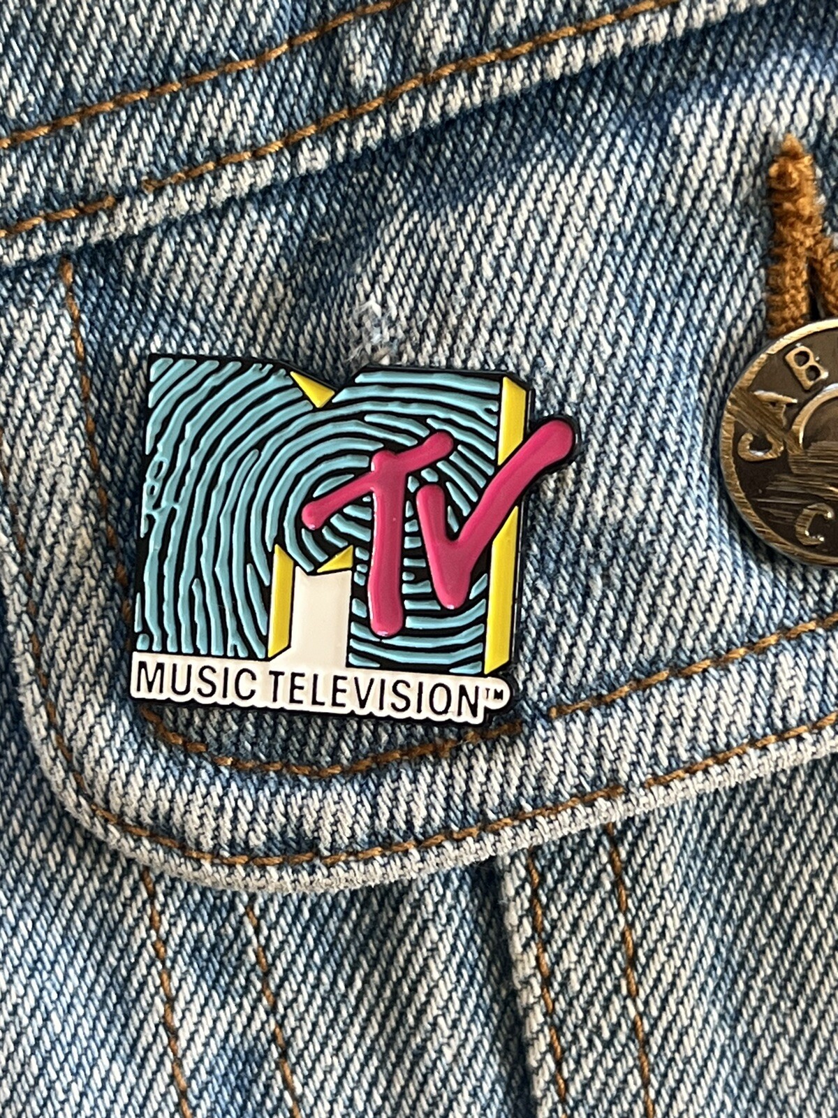 MTV Retro Logo - Blue, Yellow And Pink Enamel Pin
