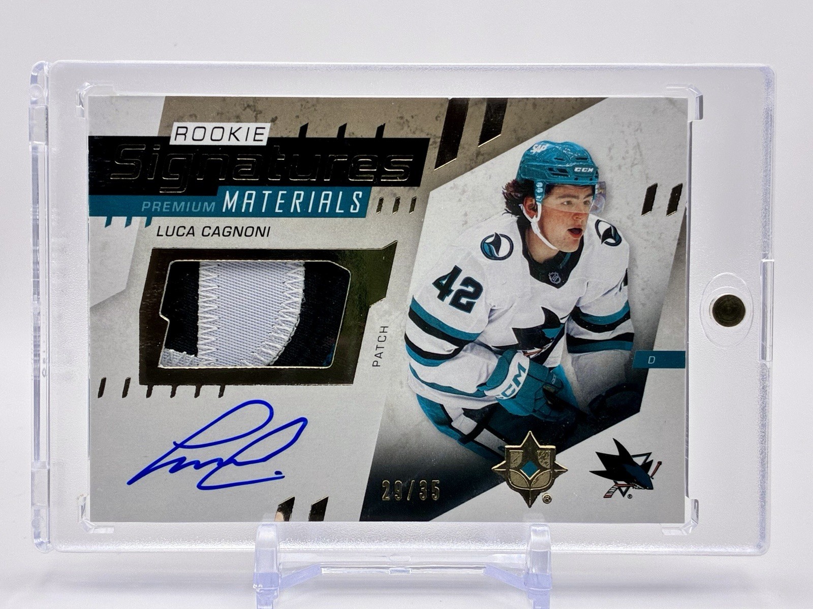 2025-26 UD Ultimate LUCA CAGNONI Rookie Signatures Patch Auto Sharks SSP 29/35
