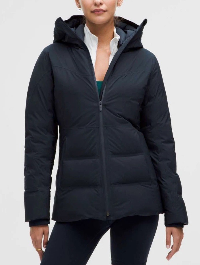 NWT BRAND NEW $398 Lululemon StretchSeal Sleet Street Jacket Size 6 Navy Puffer NWT BRAND NEW $398 Lululemon StretchSeal Sleet Street Jacket Size 6 Navy Puffer