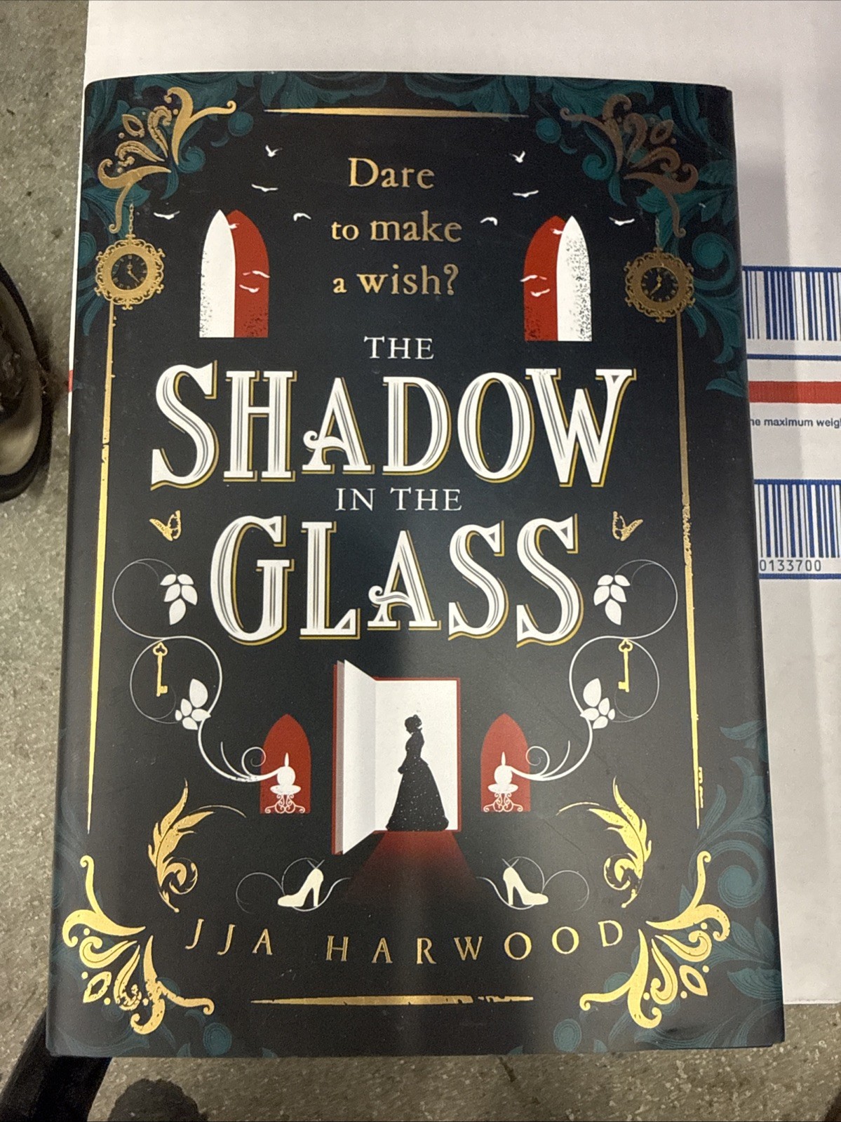 LitJoy Crate Book Box The Shadow In The Glass Exclusive Book Signed... LitJoy Crate Book Box The Shadow In The Glass Exclusive Book Signed...