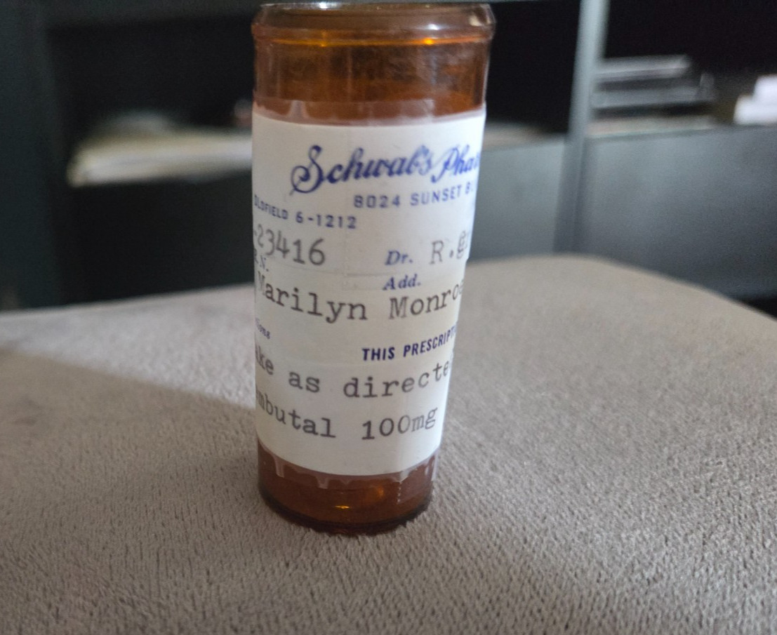 Marilyn Monroe EMPTY Bottle from Stylist Sydney Guilaroff 2-1-1962 W/Letter Marilyn Monroe EMPTY Bottle from Stylist Sydney Guilaroff 2-1-1962 W/Letter