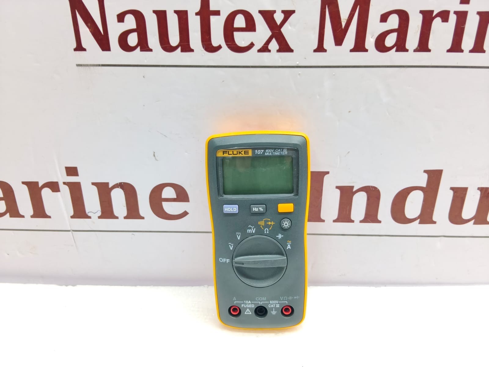 Fluke 107 600V CAT III Pocket Digital Multimeter NEW Fluke 107 600V CAT III Pocket Digital Multimeter NEW