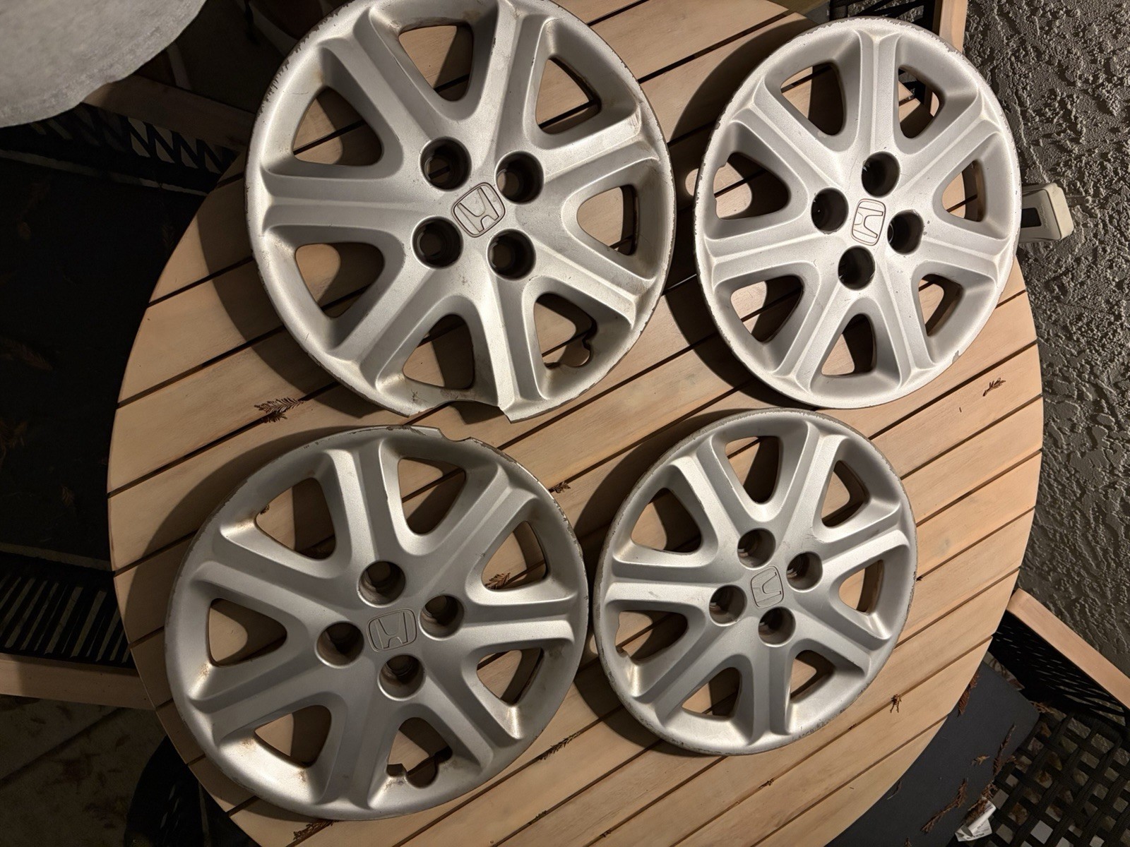 2003-2005 Honda Civic Hubcap Set Of 4 - OEM 44733-S5D-A30 2003-2005 Honda Civic Hubcap Set Of 4 - OEM 44733-S5D-A30