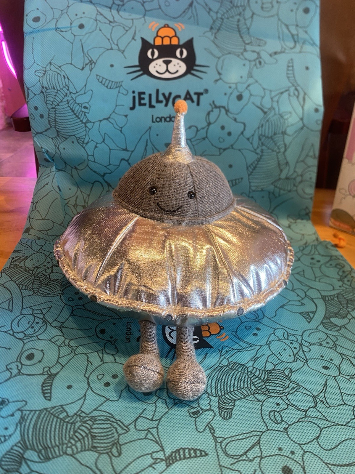 Jellycat Amuseable Jellysaucer Seoul Korea Exclusive NWT Plush Doll and Dust Bag Jellycat Amuseable Jellysaucer Seoul Korea Exclusive NWT Plush Doll and Dust Bag