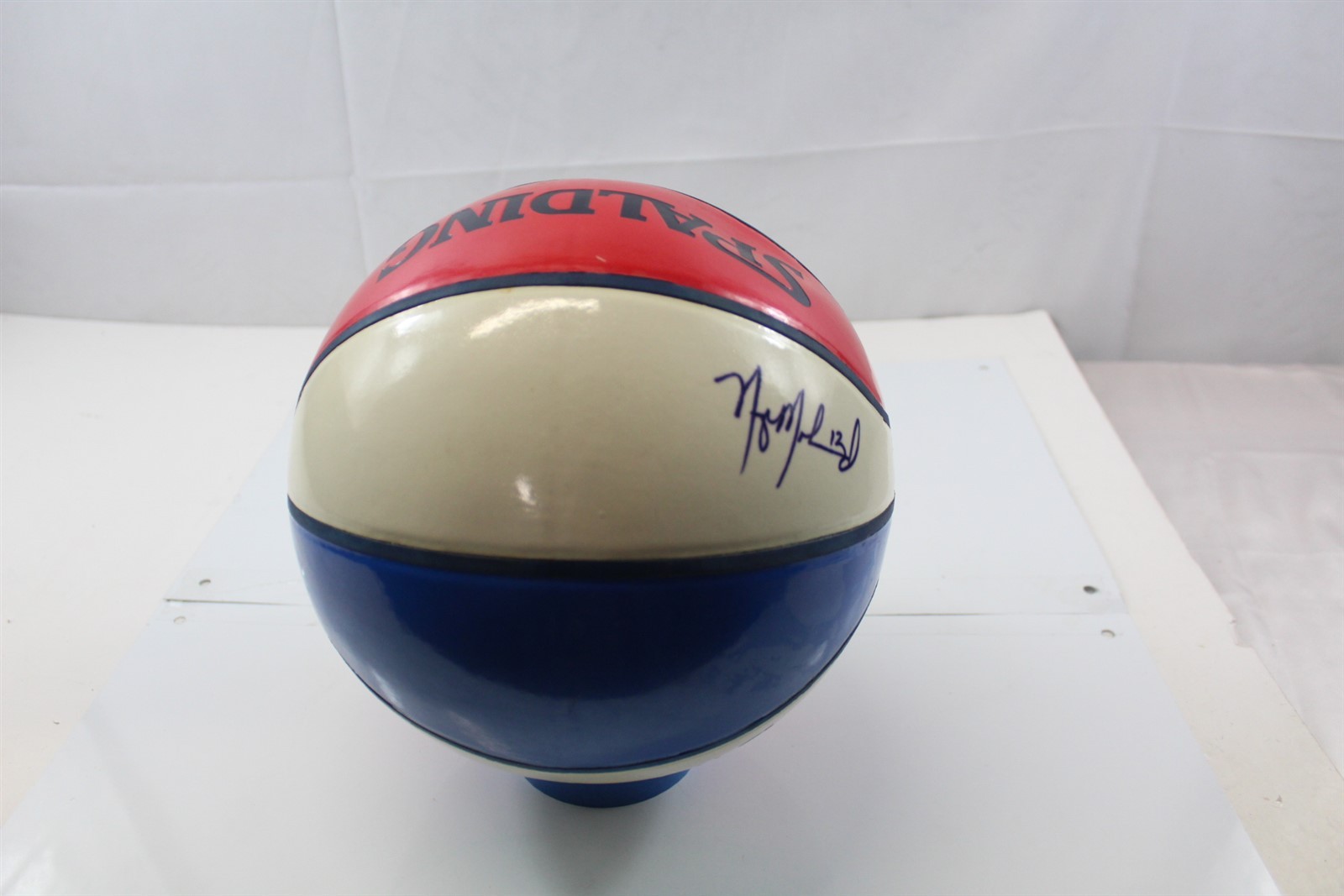Nazr Mohammed 12 Detroit Pistons NBA Arena Exclusive Autographed Ball Vintage
