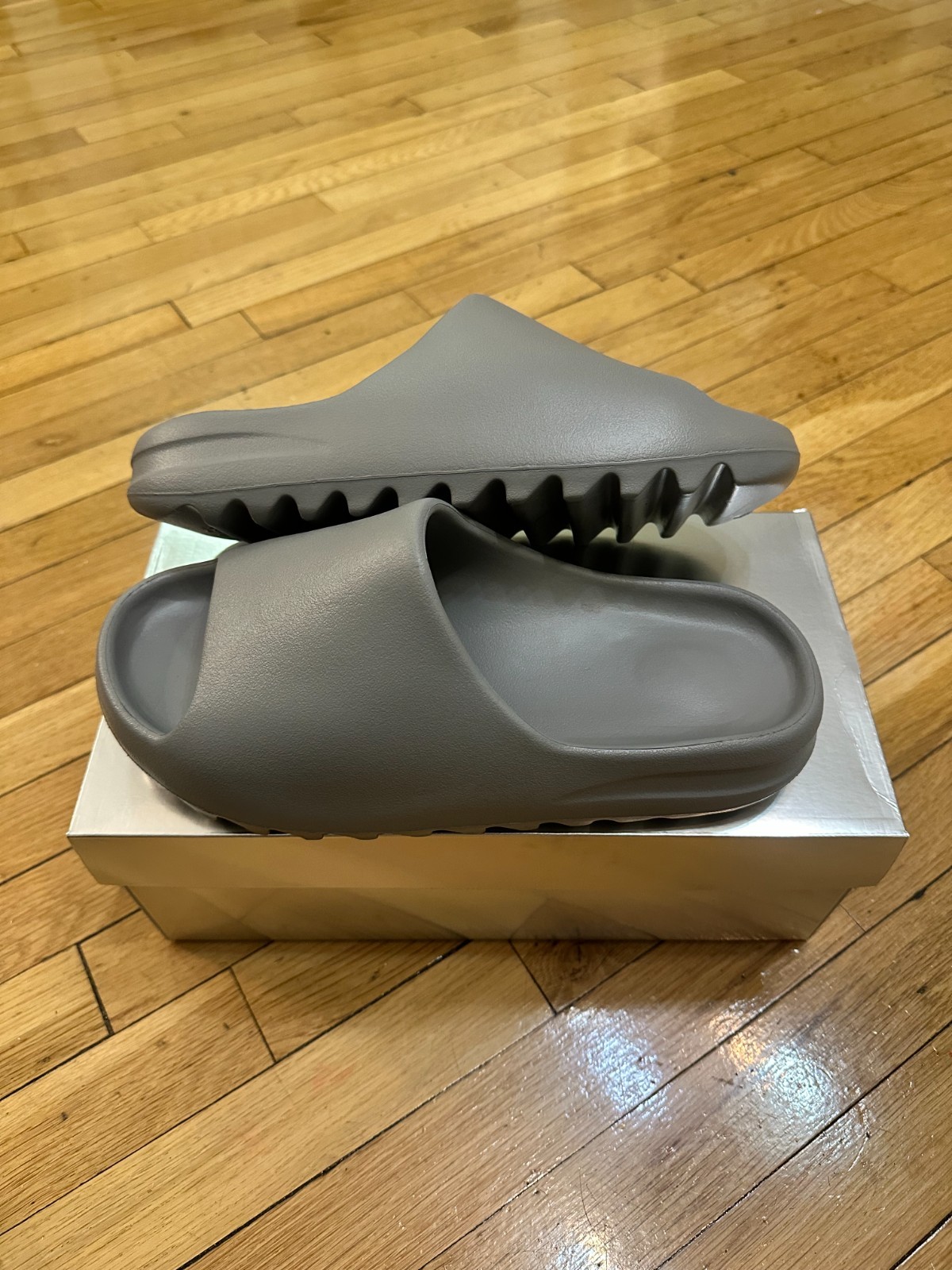 Yeezy YZY YS-01 GRAY SIZE 10 AND 12 NEW 100% AUTHENTIC WITH BRILLANT BOX Yeezy YZY YS-01 GRAY SIZE 10 AND 12 NEW 100% AUTHENTIC WITH BRILLANT BOX