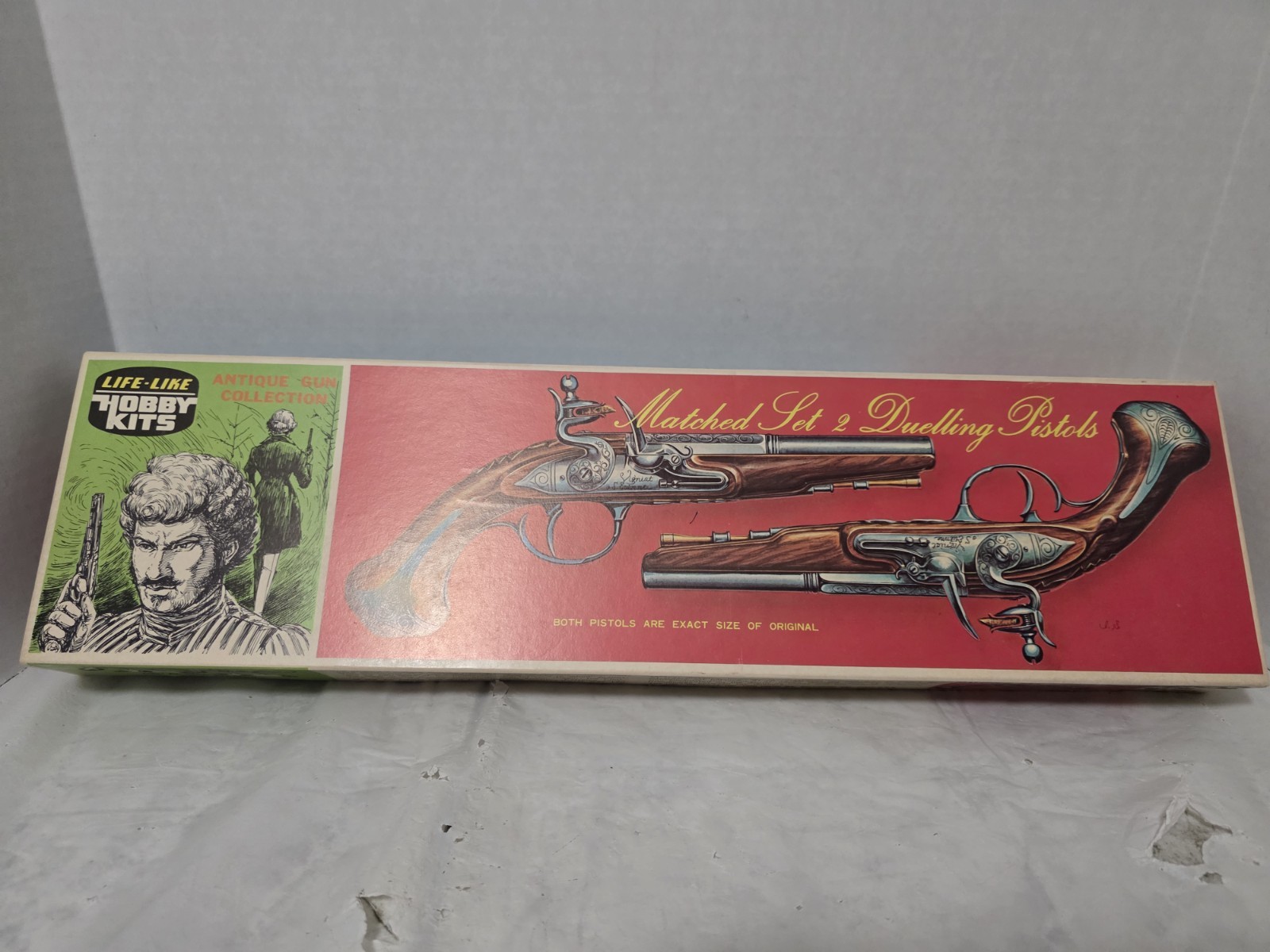 Life-Like Matched Set Duelling Pistols Full Size Plastic Model Kit Life-Like Matched Set Duelling Pistols Full Size Plastic Model Kit