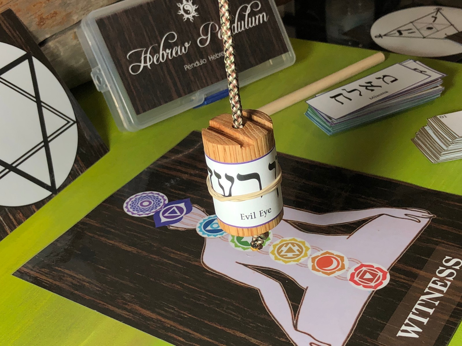 Hebrew Pendulum; Kit with 168 Labels in English (Péndulo Hebreo)