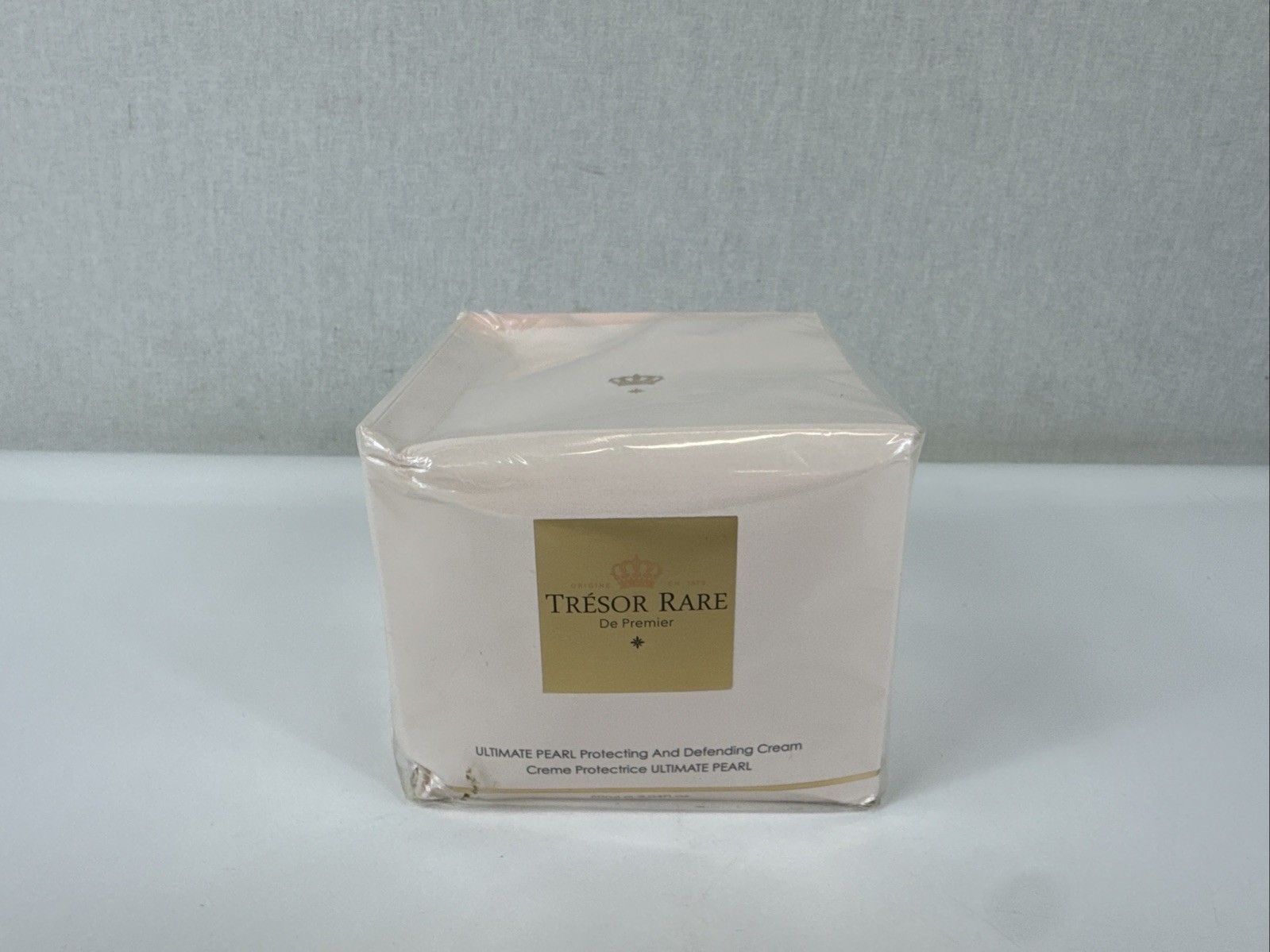 Trèsure Tresor Rare Ultimate Pearl Protecting And Defending Cream 60ML Past Date
