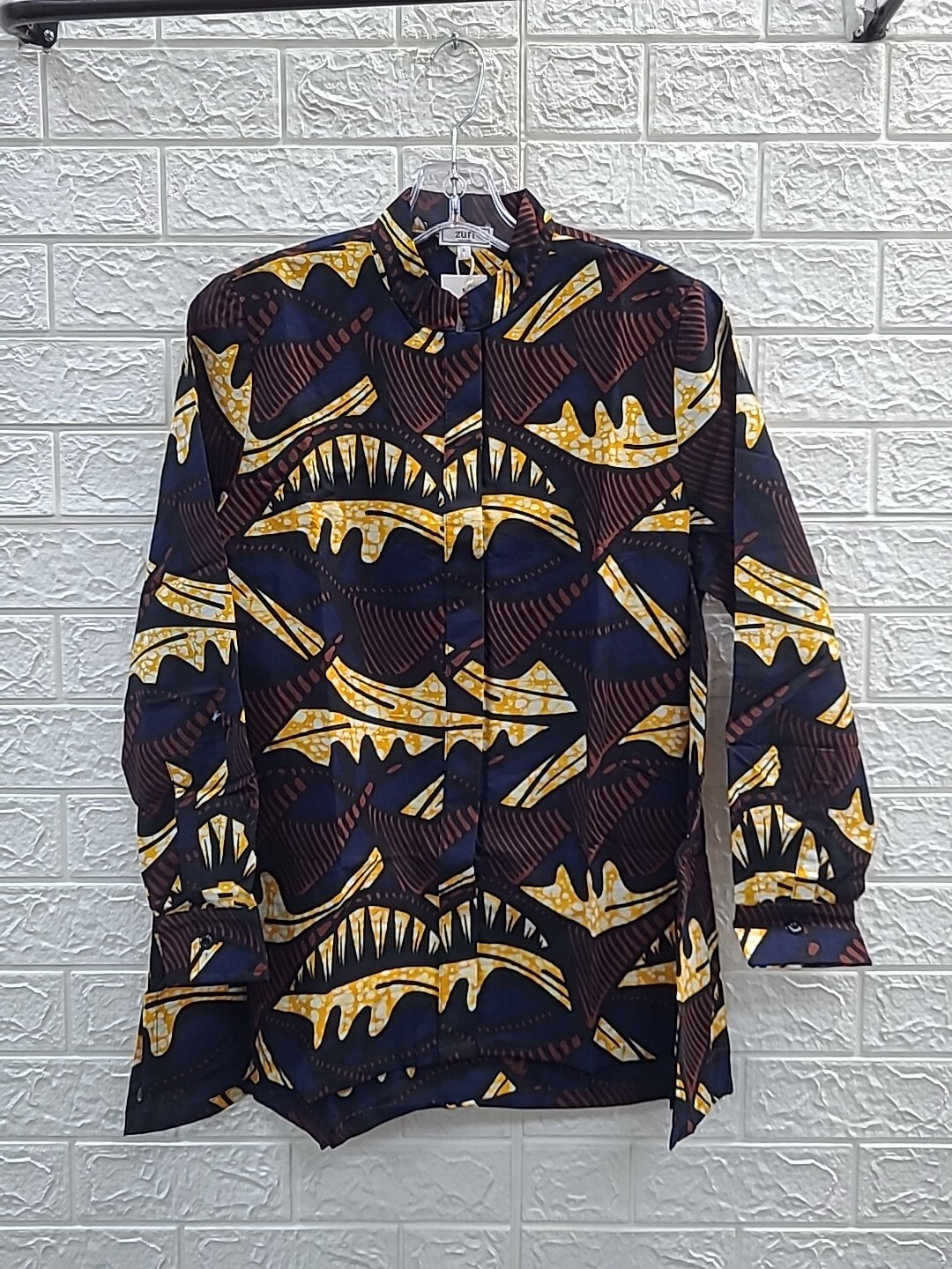 New Zuri Metamorphic Long Sleeve Button Up Shirt Size Small