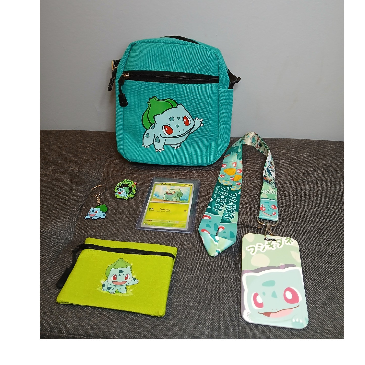 Pokémon Bulbasaur Accessory Bundle - Bag Keychain ID Lanyard Pin Card 001/165 Pokémon Bulbasaur Accessory Bundle - Bag Keychain ID Lanyard Pin Card 001/165