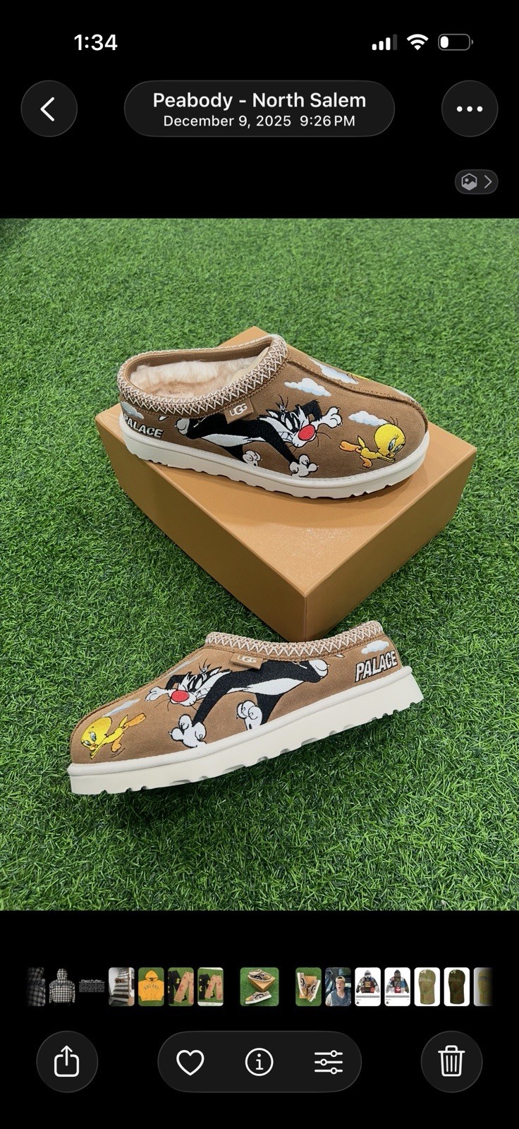 Palace x Uggs x Looney tunes Slippers Palace x Uggs x Looney tunes Slippers