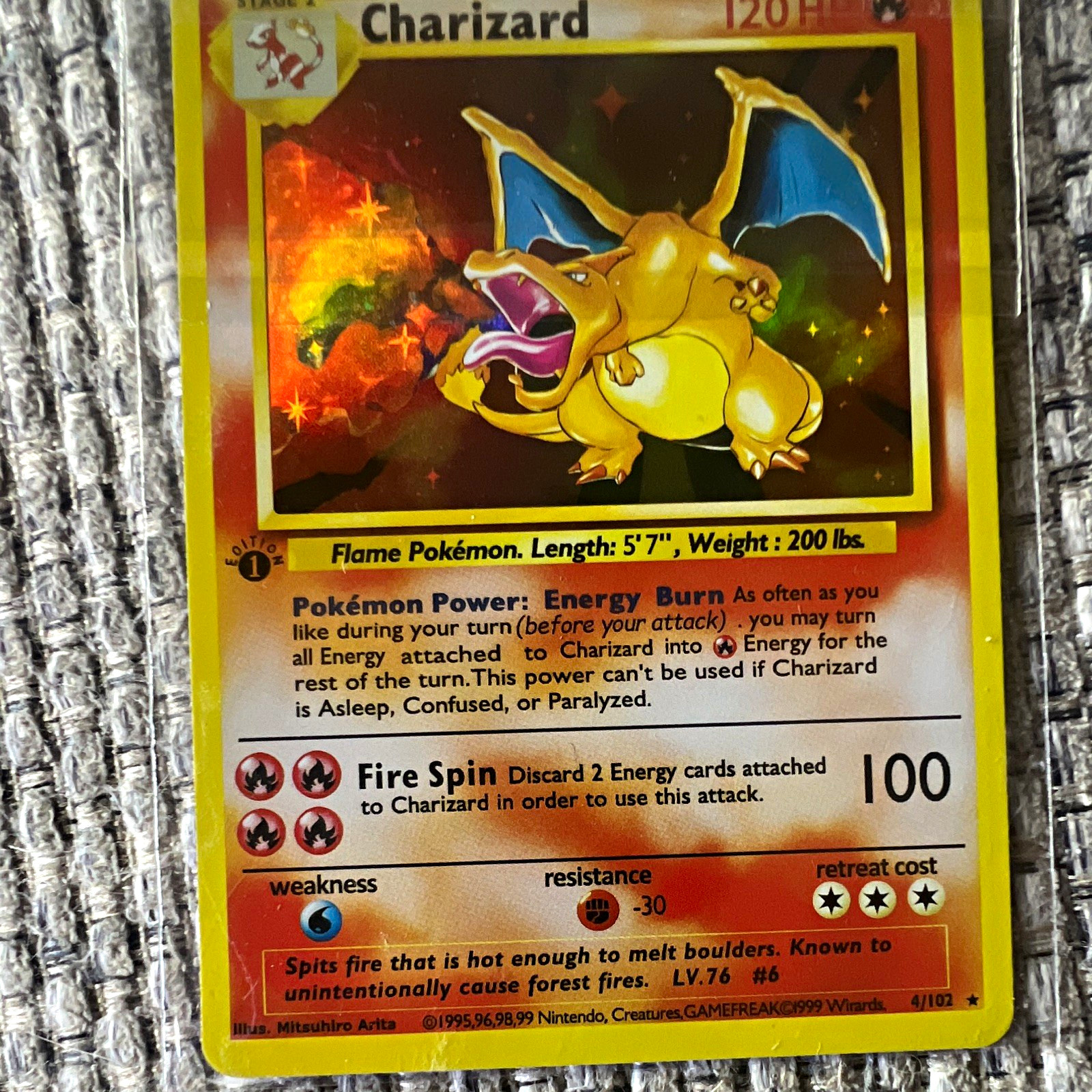 The Pokemon Company Charizard Base Set 4/102 Holo Rare EN 1999 Stage 2 120HP The Pokemon Company Charizard Base Set 4/102 Holo Rare EN 1999 Stage 2 120HP