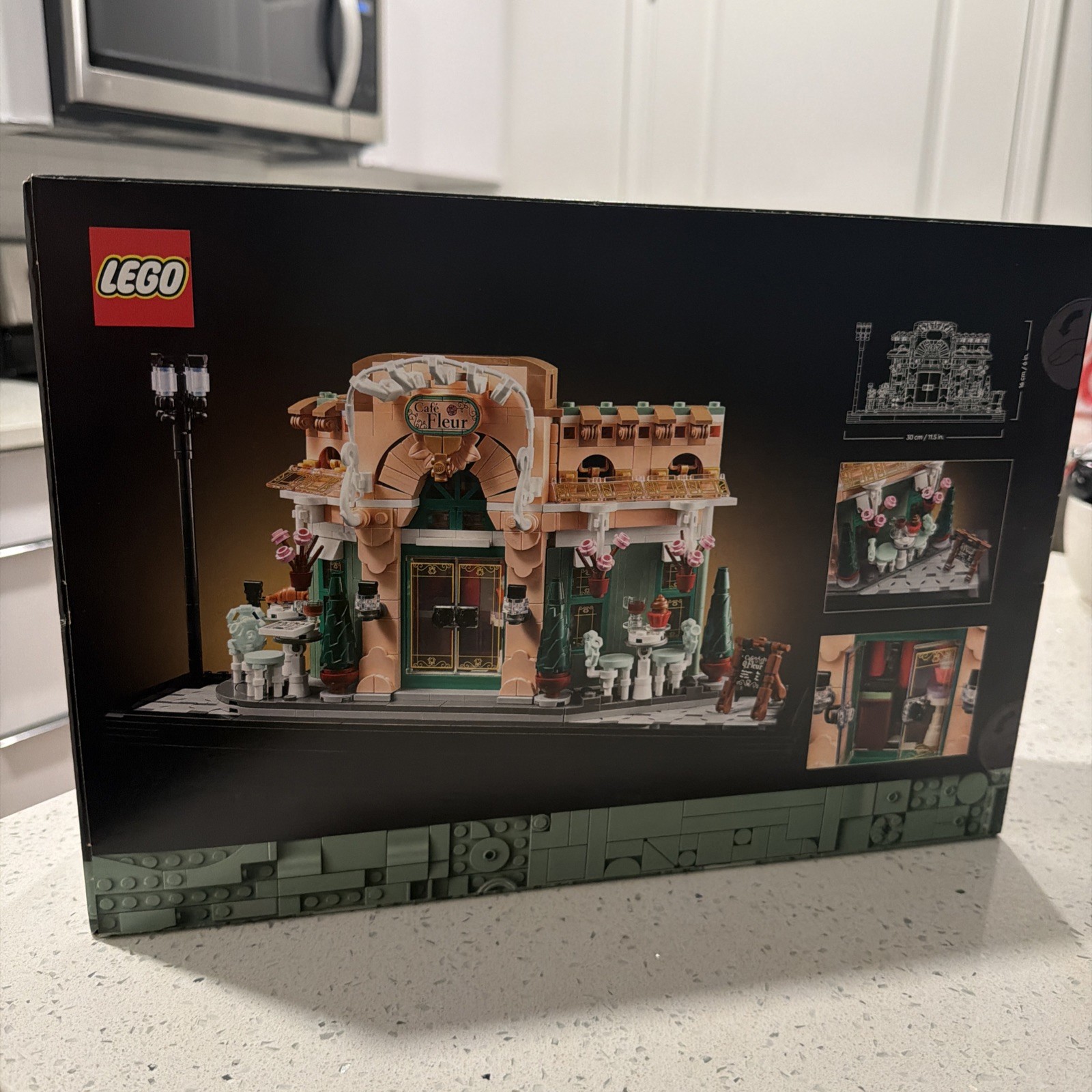 New Sealed LEGO Icons Restaurants of the World French Café 10362 Set 1101 pcs New Sealed LEGO Icons Restaurants of the World French Café 10362 Set 1101 pcs