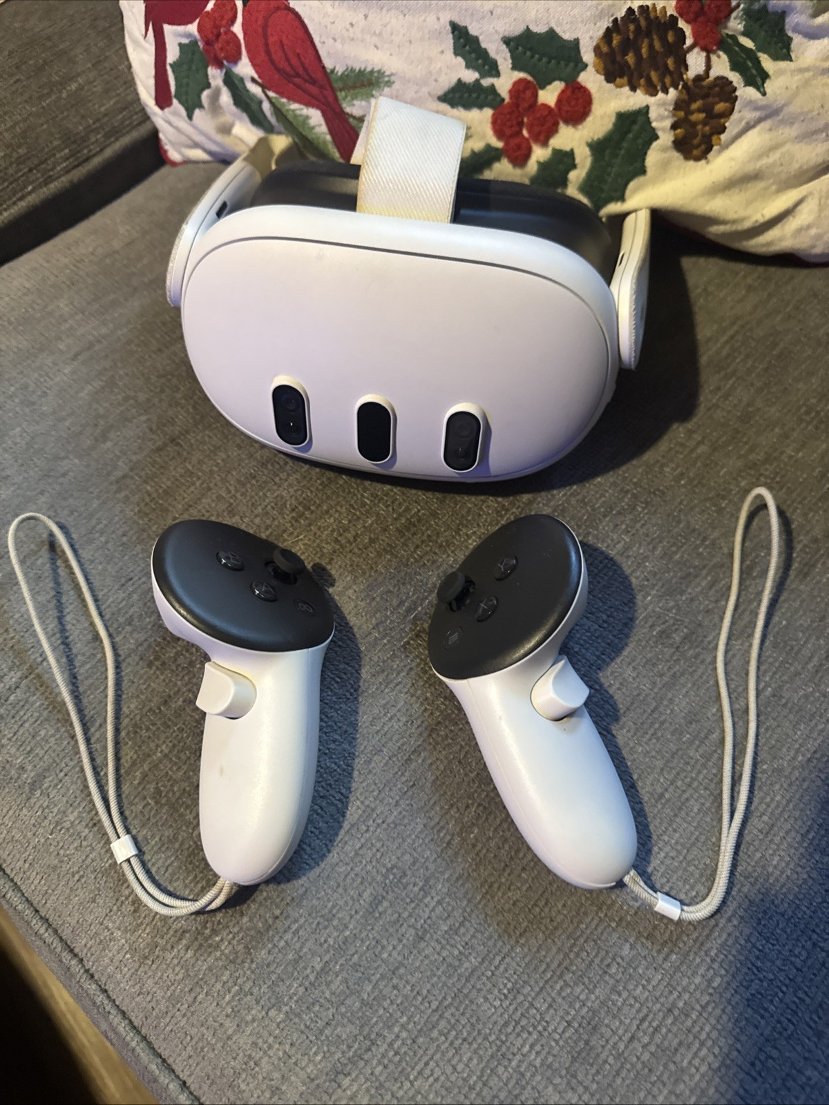 Meta Quest 3 512GB Used with Controllers and Charger Excellent Meta Quest 3 512GB Used with Controllers and Charger Excellent