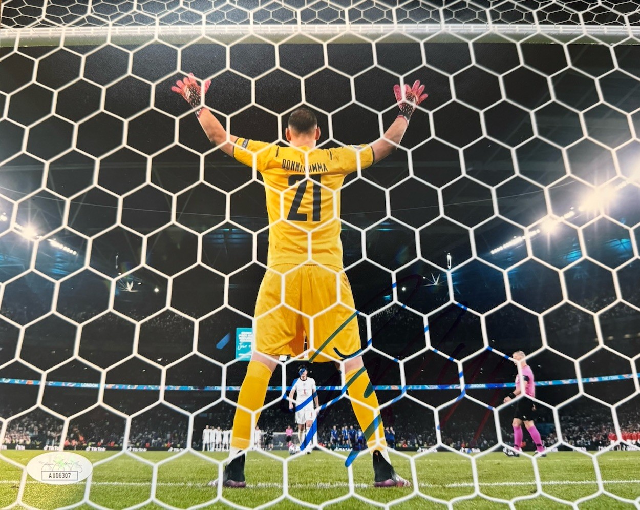 Gianluigi Donnarumma Signed Photo Autograph 8x10 JSA COA Authenticated Italy GK