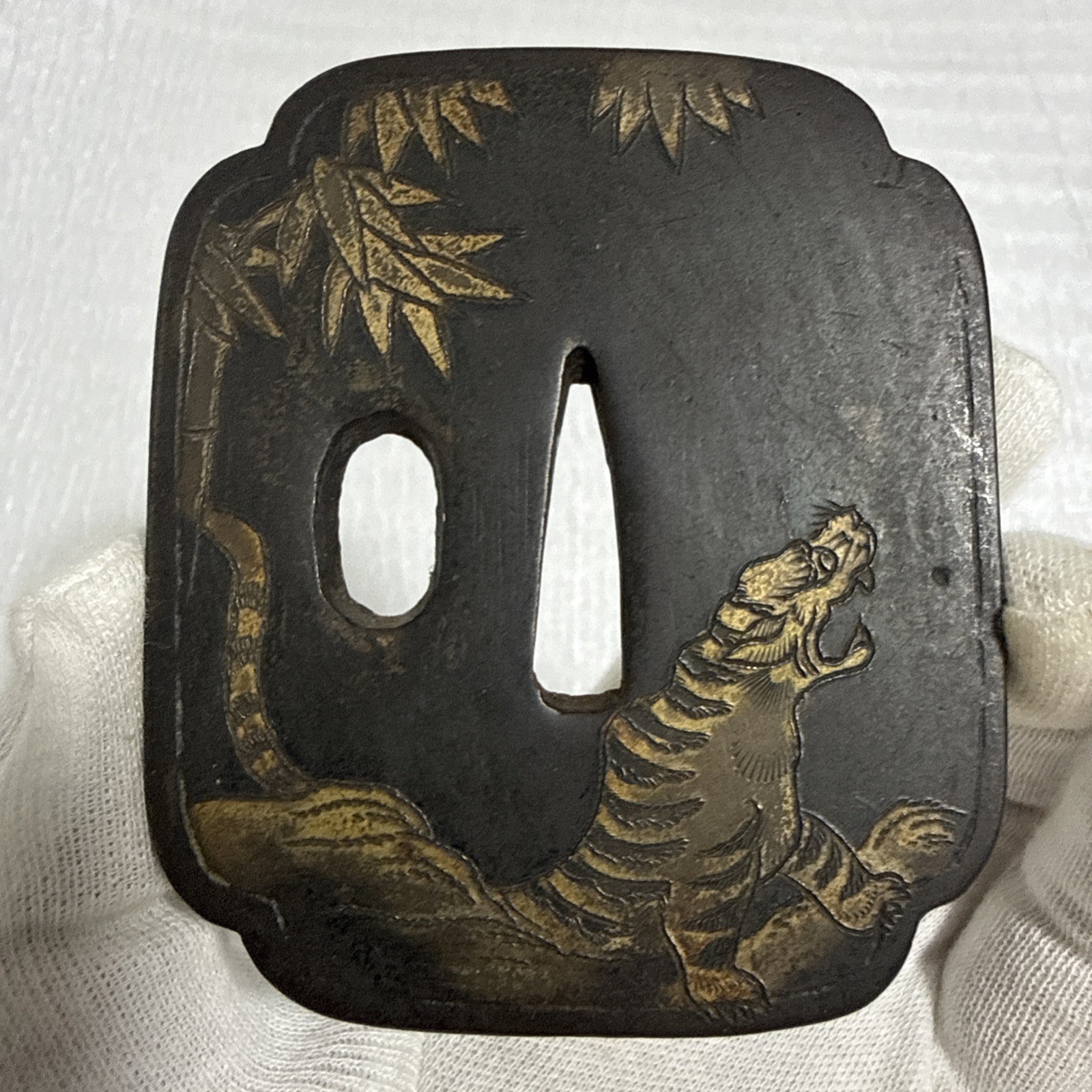 Antique Japanese Iron Tsuba – Tiger and Bamboo Design Antique Japanese Iron Tsuba – Tiger and Bamboo Design