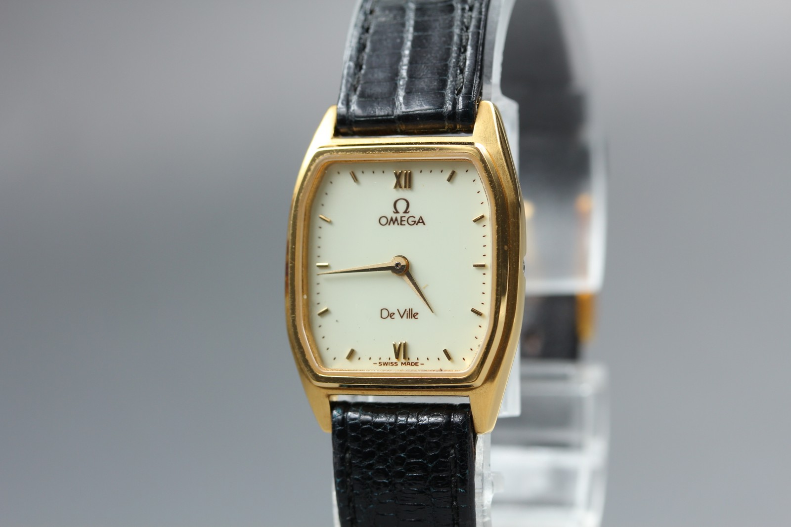 Vintage 1982 OMEGA De Ville Cal.1387 Quartz Gold 21mm Women's  From JAPAN