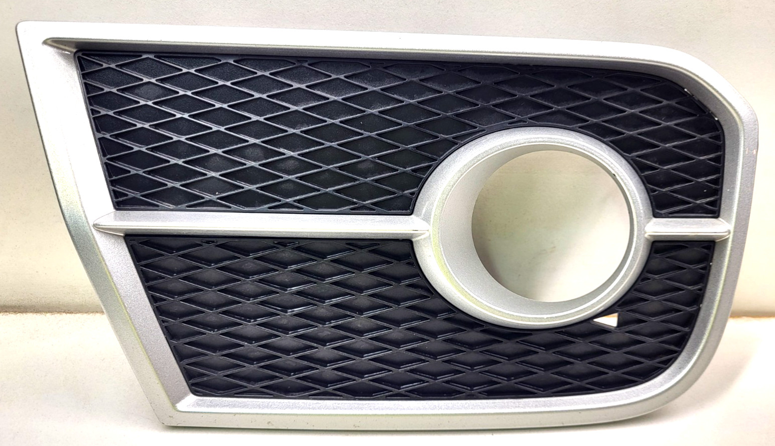 2010-2012 Acura RDX Driver Side LH Fog Light Trim Cover Bezel 71108-STK-A01 OEM 2010-2012 Acura RDX Driver Side LH Fog Light Trim Cover Bezel 71108-STK-A01 OEM