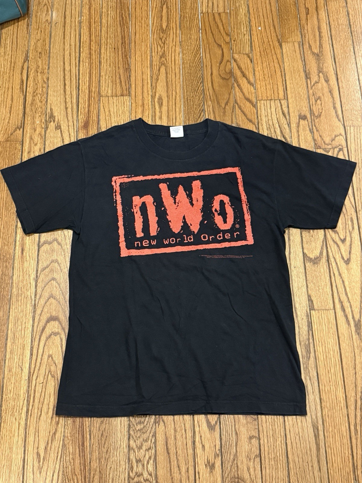 Vintage 1996 N.W.O WCW World Championship Wrestling T-shirt Size L Vintage 1996 N.W.O WCW World Championship Wrestling T-shirt Size L