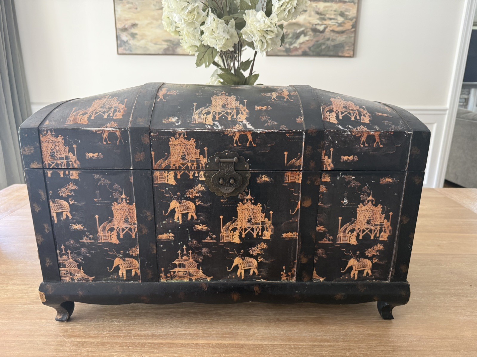 Chinese Export /chest/Box With Mythological Figures/antique Chinese Export /chest/Box With Mythological Figures/antique
