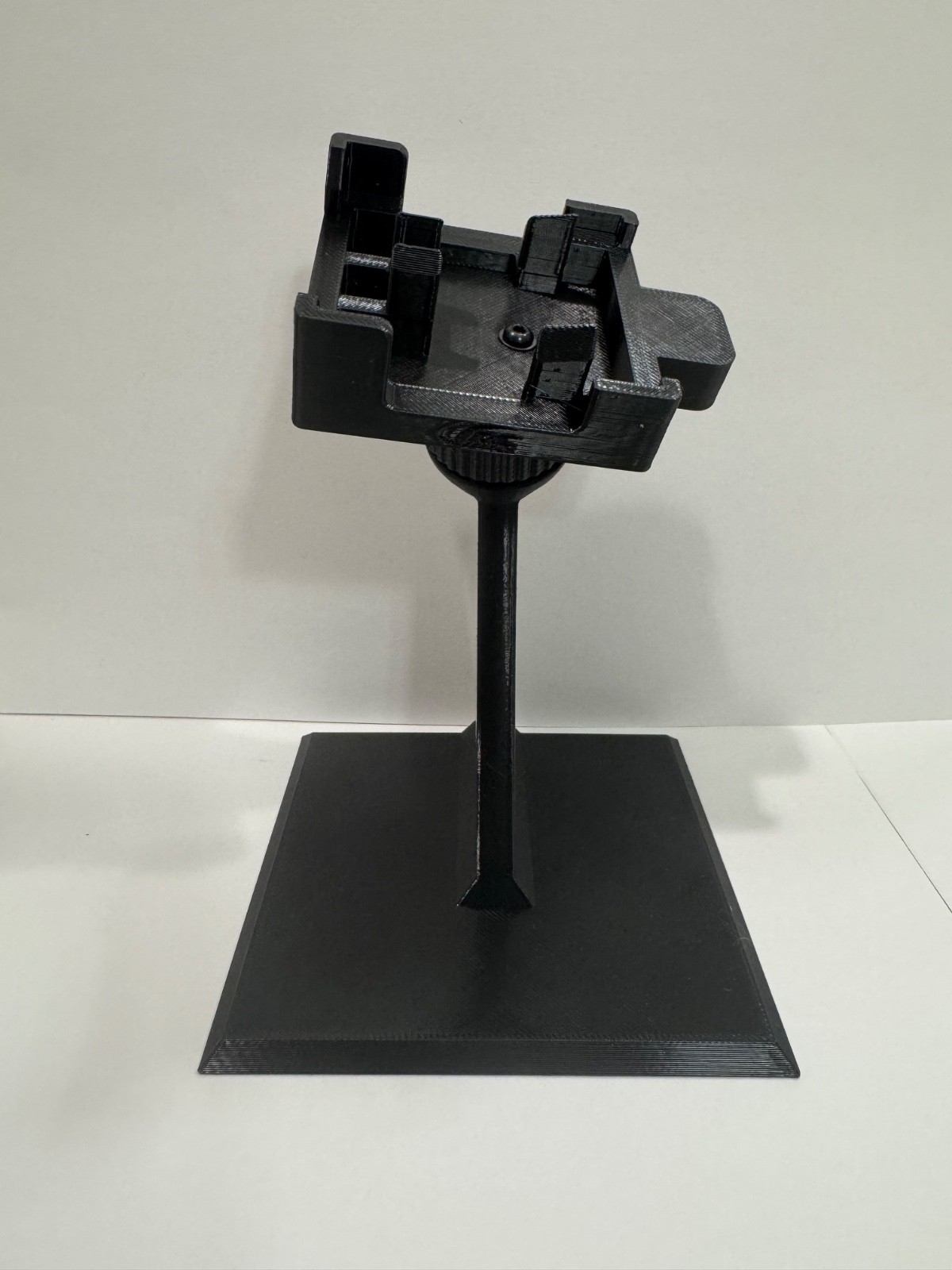 1/28 RC Display Stand Rotating Tilting for Kyosho Mini-Z MR-04 Chassis Black