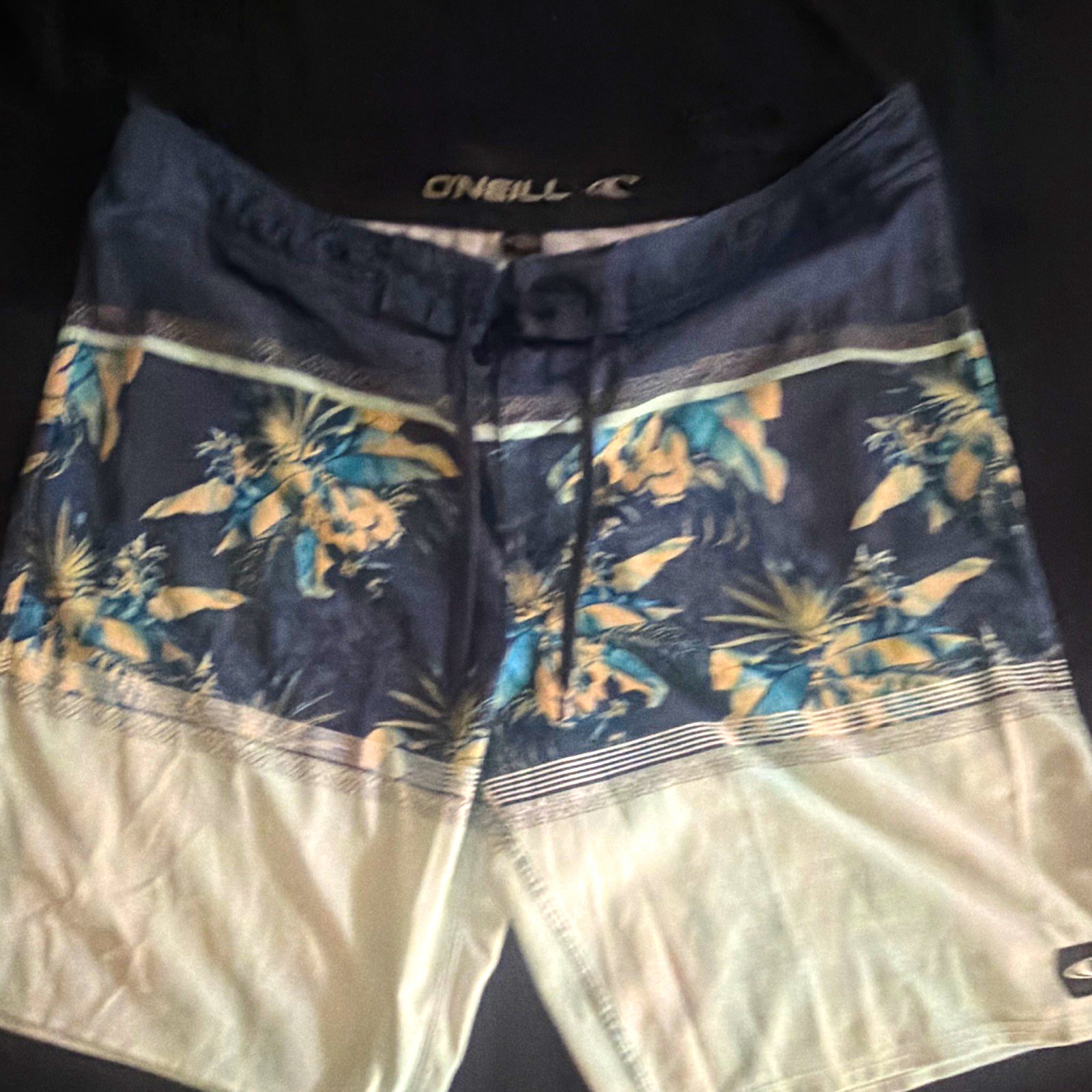 O\'Neill Men’s Size 36 Floral Board Shorts Swim Trunks Drawstring Blue/White O\'Neill Men’s Size 36 Floral Board Shorts Swim Trunks Drawstring Blue/White
