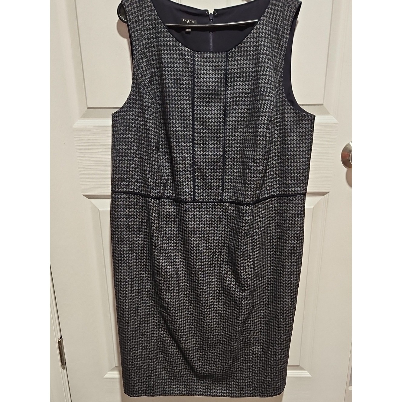 Talbots Sleeveless Houndstooth Sheath Dress in Navy and Gray