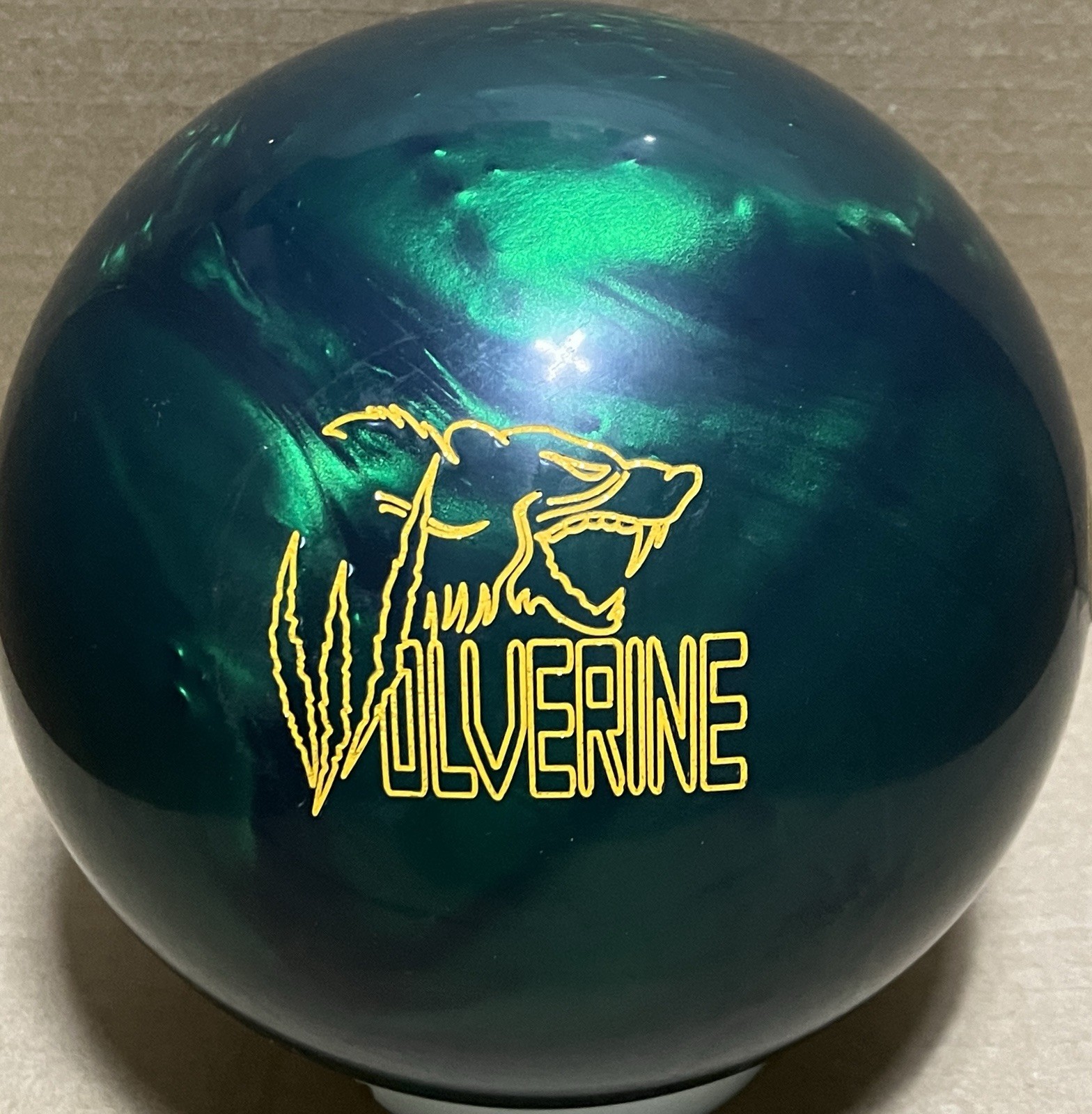 900 Global Wolverine Dark Moss 15 lb Bowling ball New in Original Box 900 Global Wolverine Dark Moss 15 lb Bowling ball New in Original Box