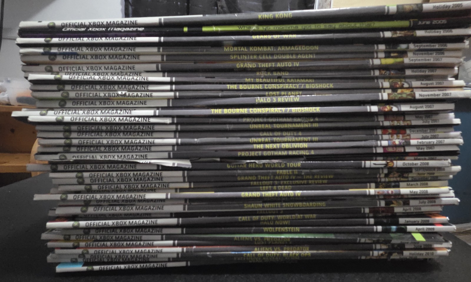 Vintage Official Xbox Magazine 2000's Lot of 39 [NO DISCS] GTA,HALO,Dead Space