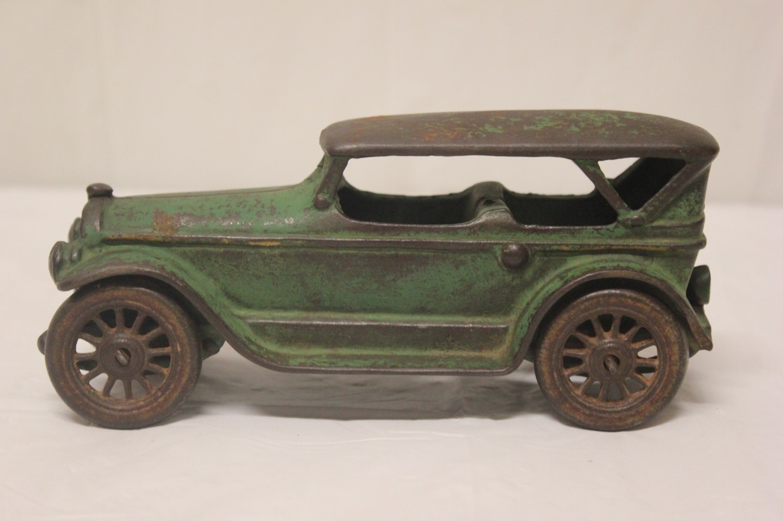 Antique 1920-30\'s A. C. Williams Cast Iron Lincoln Touring Car 6.5\
