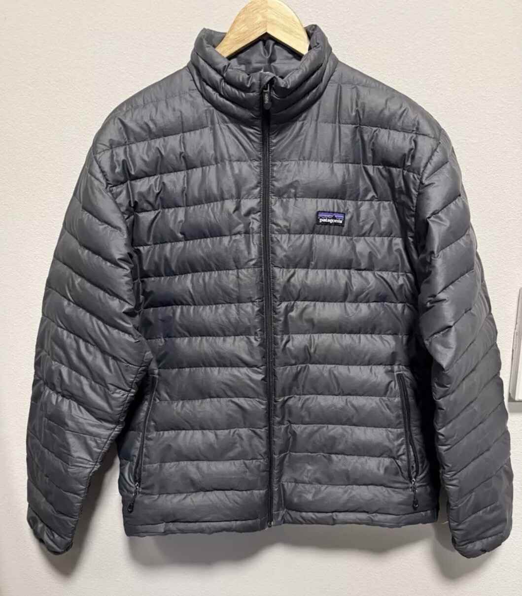 Patagonia Men\'s Jacket Grey Dark Gray Down Goose Puffer Coat Size M - 51884